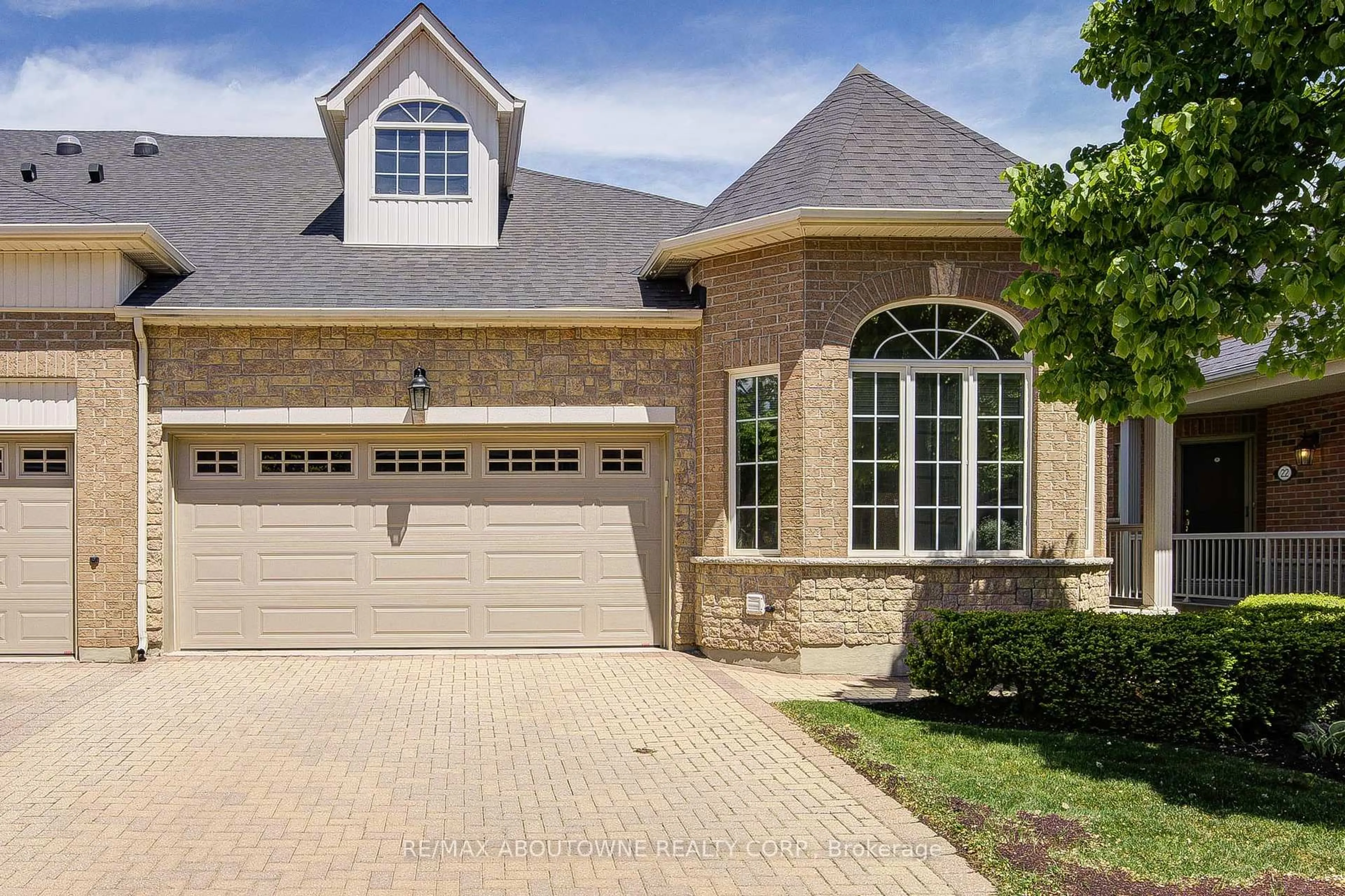 Home with brick exterior material, street for 1169 Dorval Dr #21, Oakville Ontario L6M 4V7