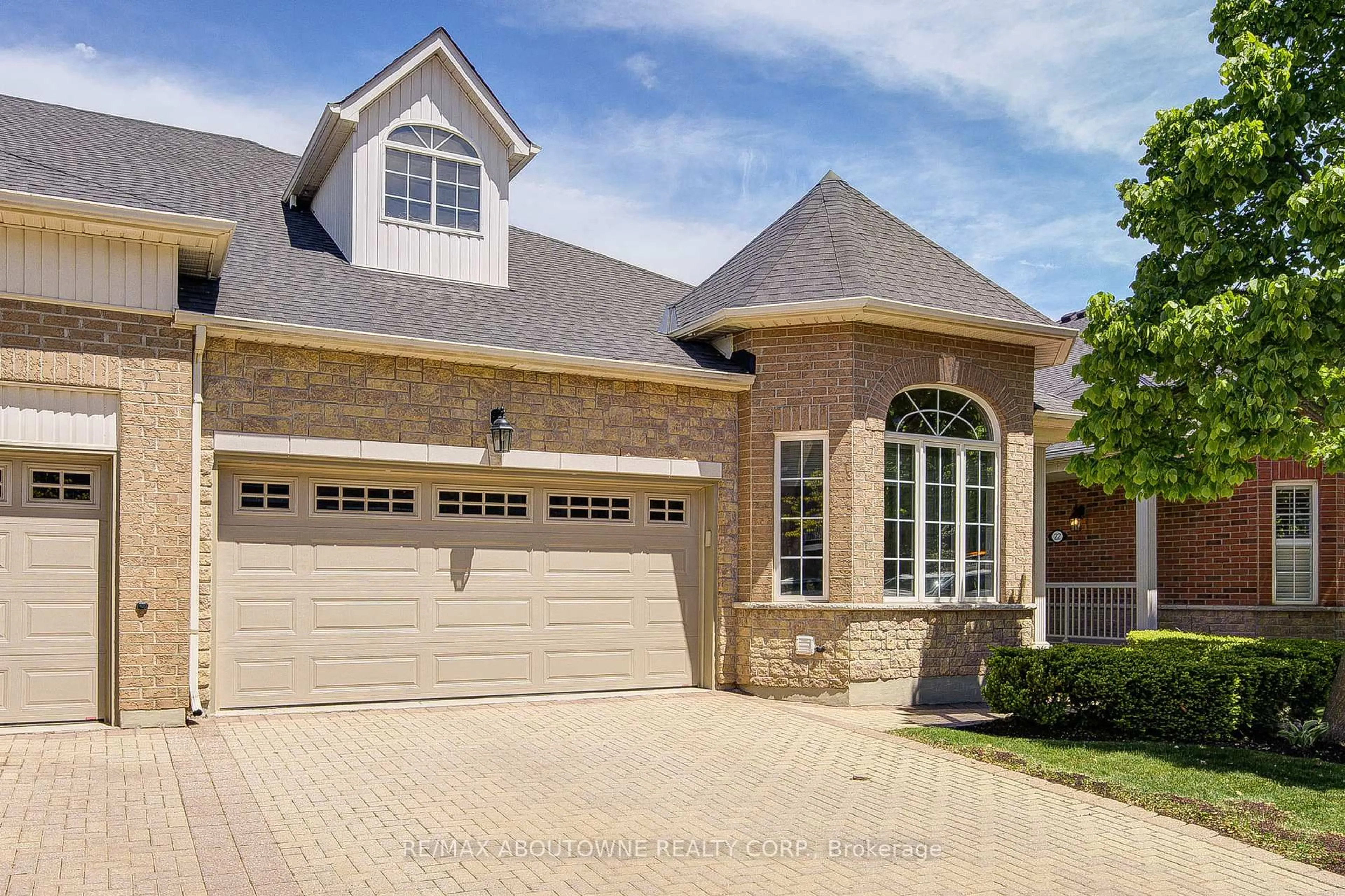 Home with brick exterior material, street for 1169 Dorval Dr #21, Oakville Ontario L6M 4V7