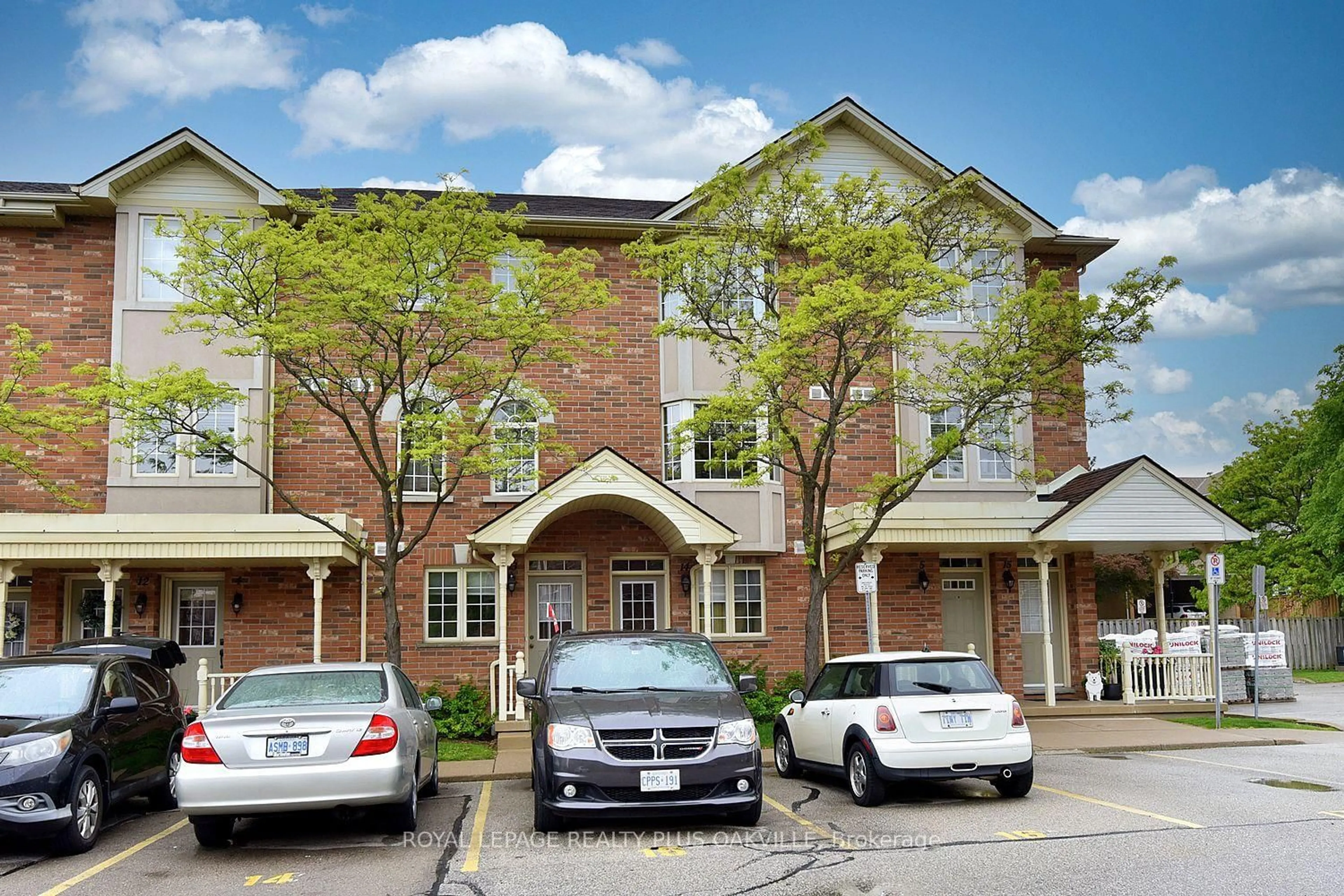 Home with brick exterior material, street for 4045 Upper Middle Rd #14, Burlington Ontario L7M 4S8