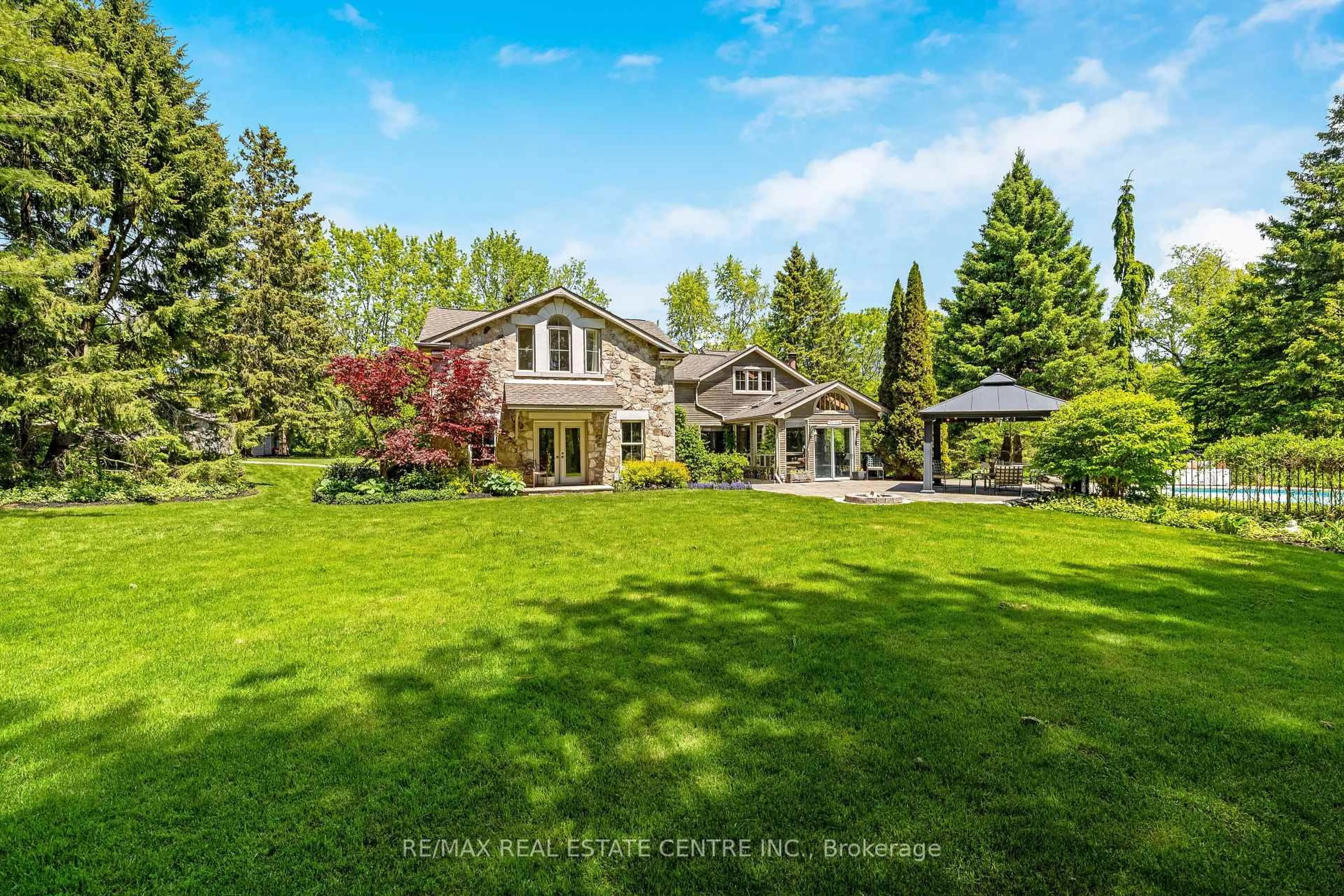 A pic from outside/outdoor area/front of a property/back of a property/a pic from drone, unknown for 8492 Canyon Rd, Milton Ontario L0P 1B0