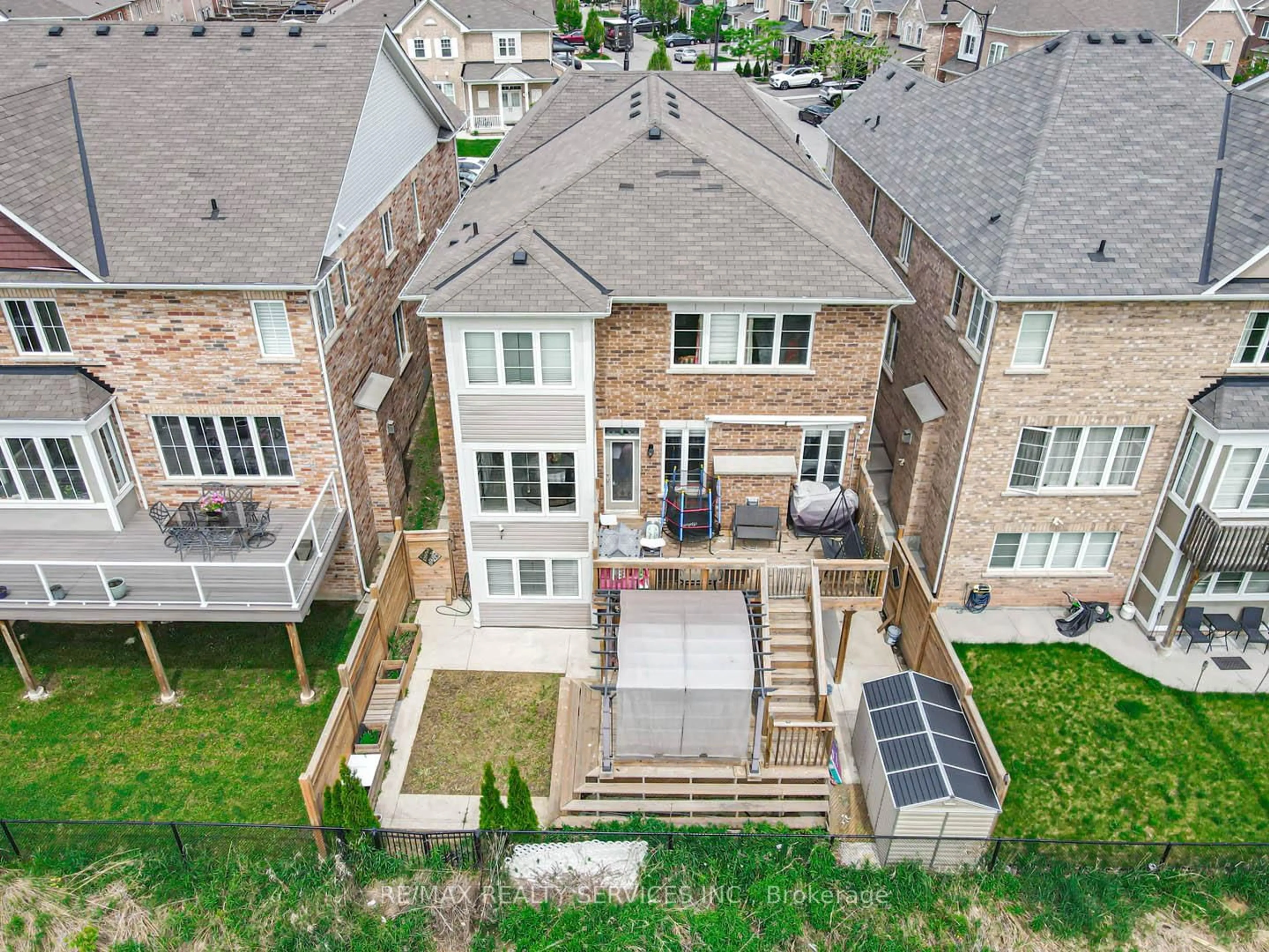 A pic from outside/outdoor area/front of a property/back of a property/a pic from drone, street for 68 Antibes Dr, Brampton Ontario L6X 5H5