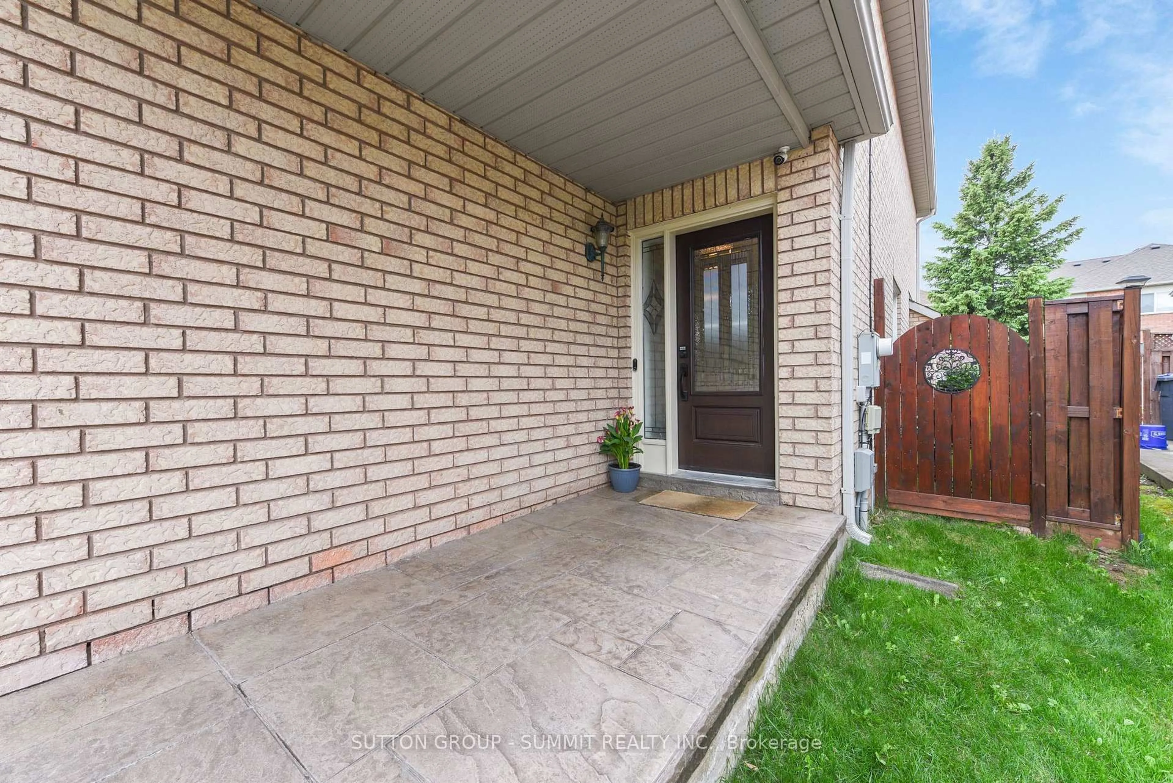 Unknown for 7 Blue Lake Ave, Brampton Ontario L6X 4W1