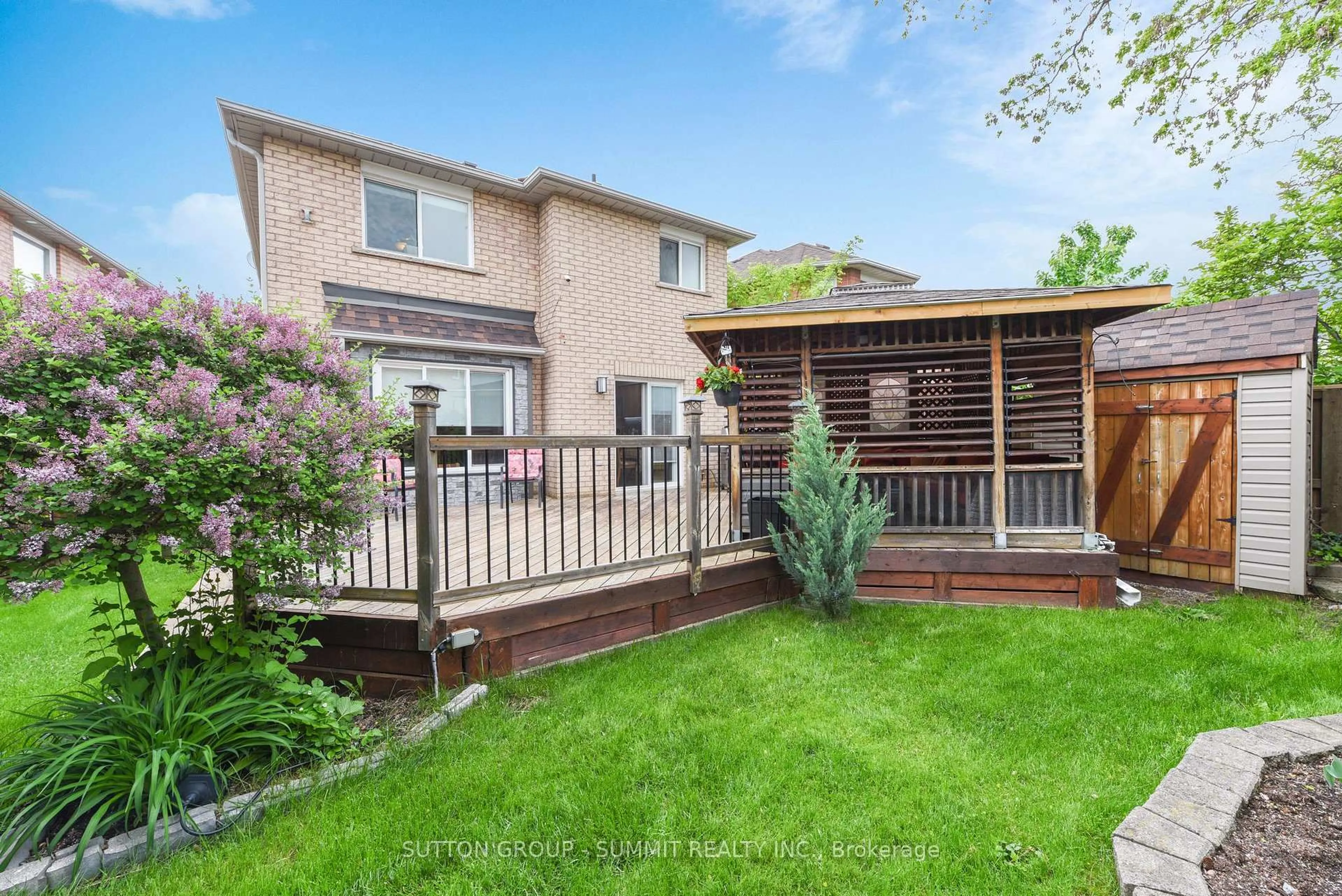 Patio, street for 7 Blue Lake Ave, Brampton Ontario L6X 4W1