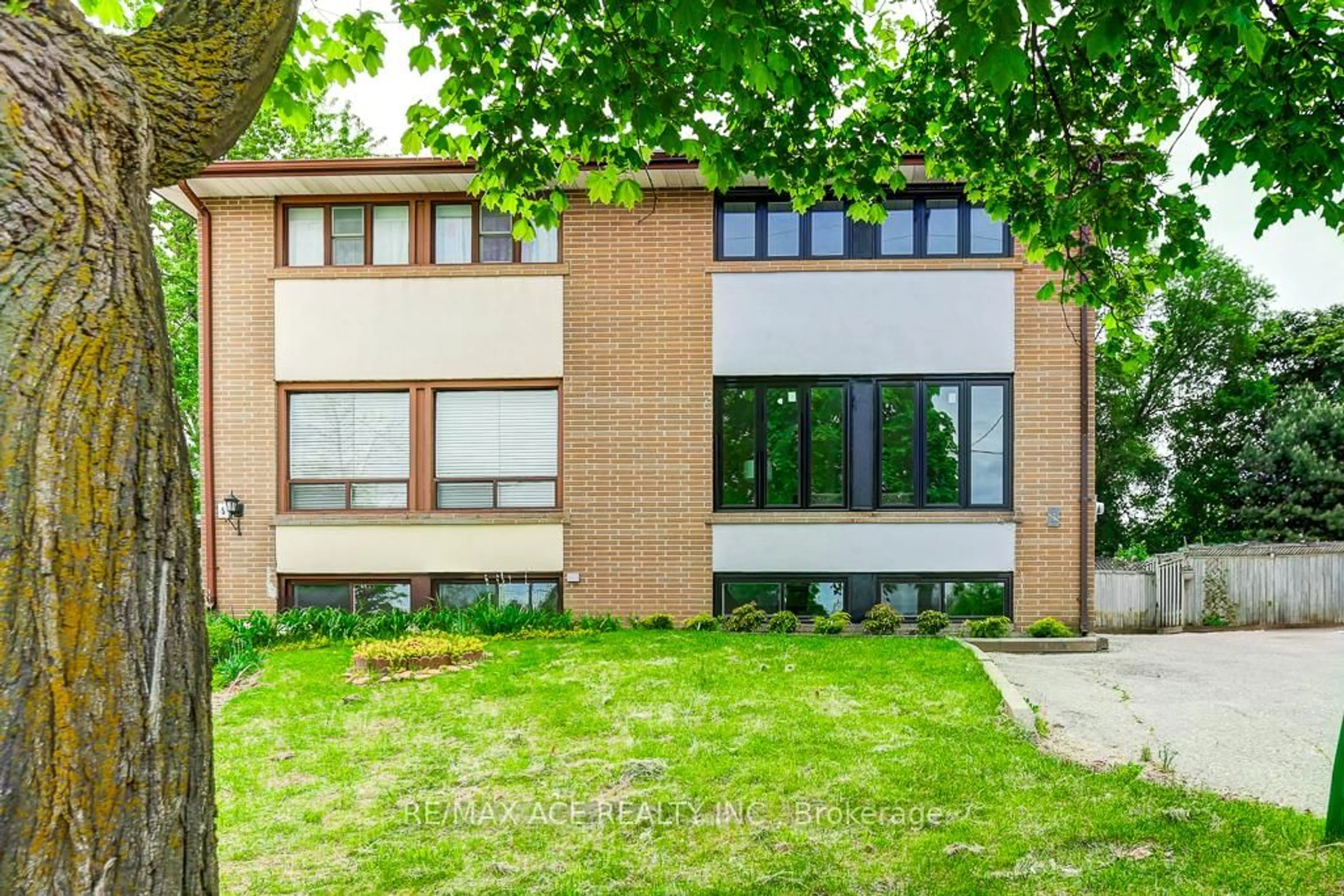 Home with brick exterior material, building for 7 Brookmere Rd, Toronto Ontario M9W 2X5