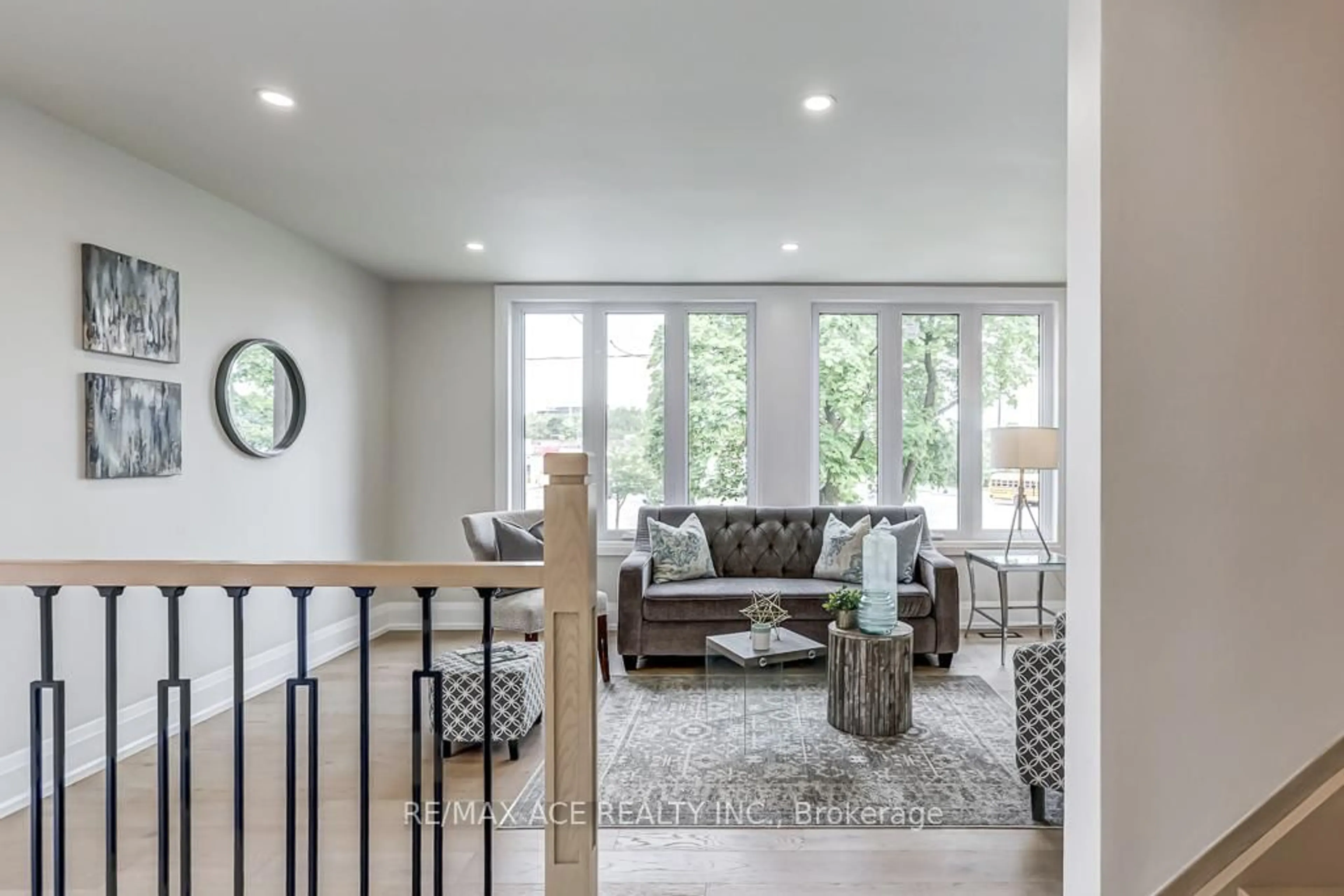 Living room with furniture, unknown for 7 Brookmere Rd, Toronto Ontario M9W 2X5