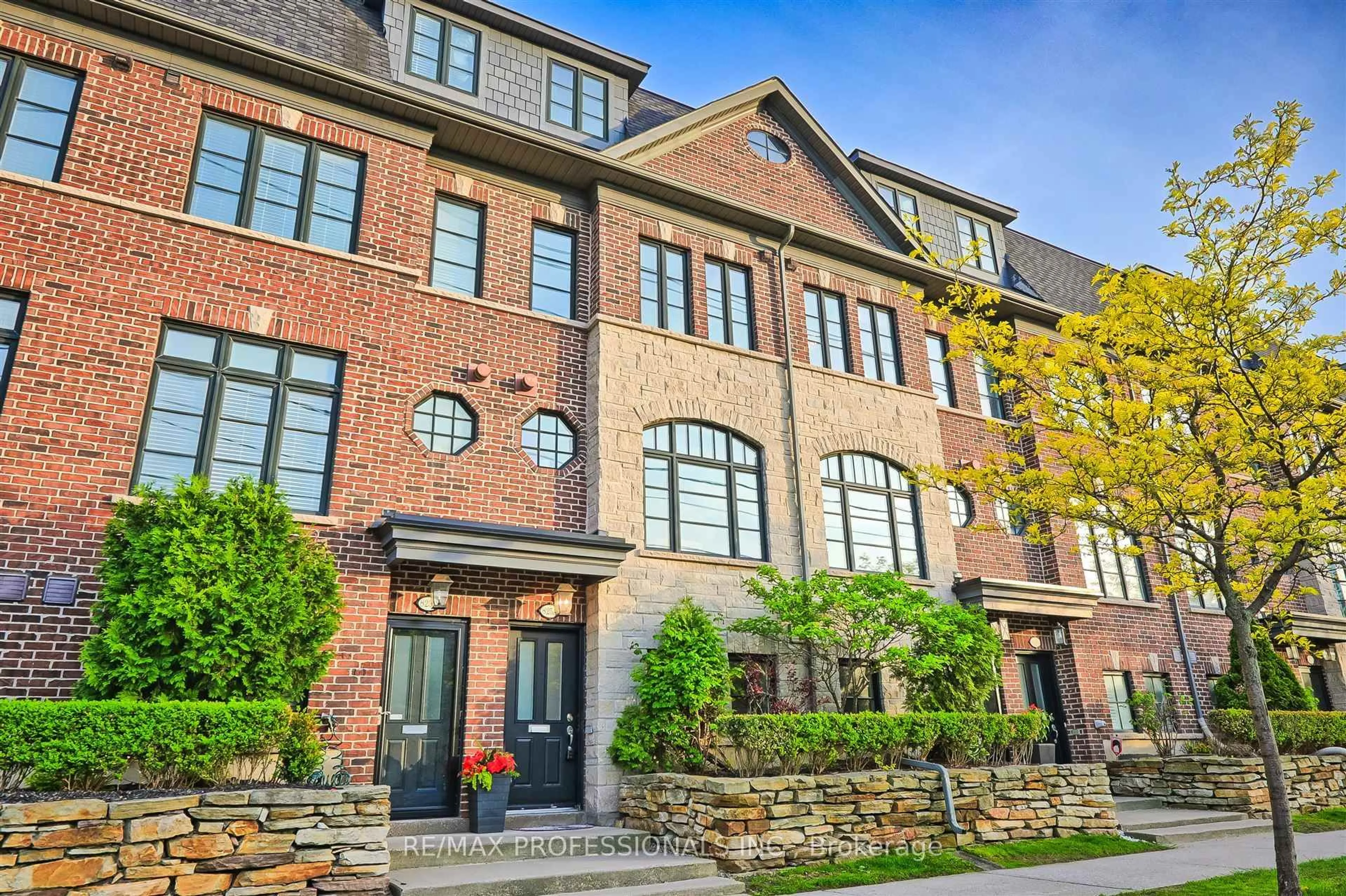 Home with brick exterior material, unknown for 825A Oxford St, Toronto Ontario M8Y 1E6