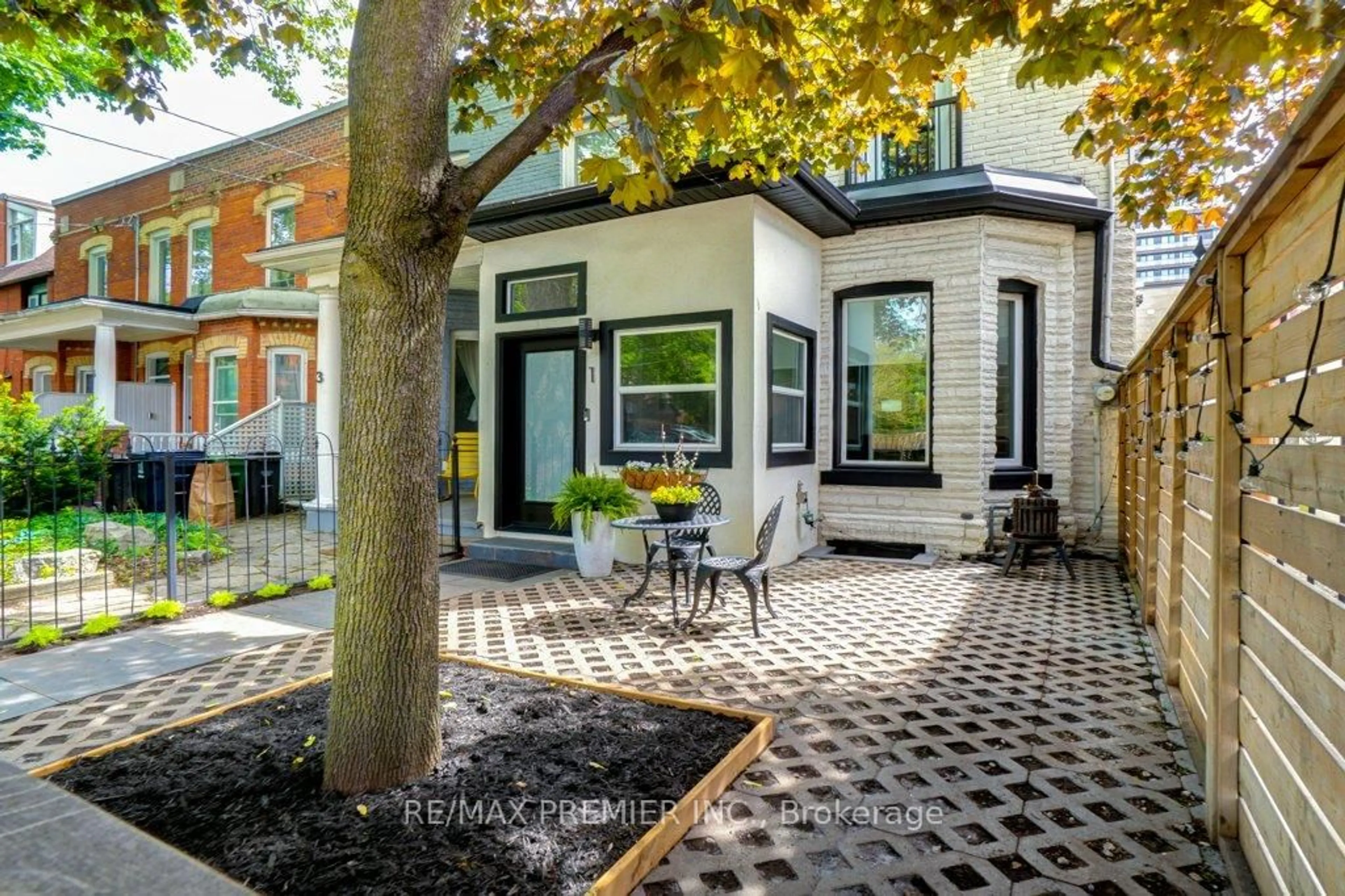 Home with brick exterior material, street for 1 Gwynne Ave, Toronto Ontario M6K 2C2