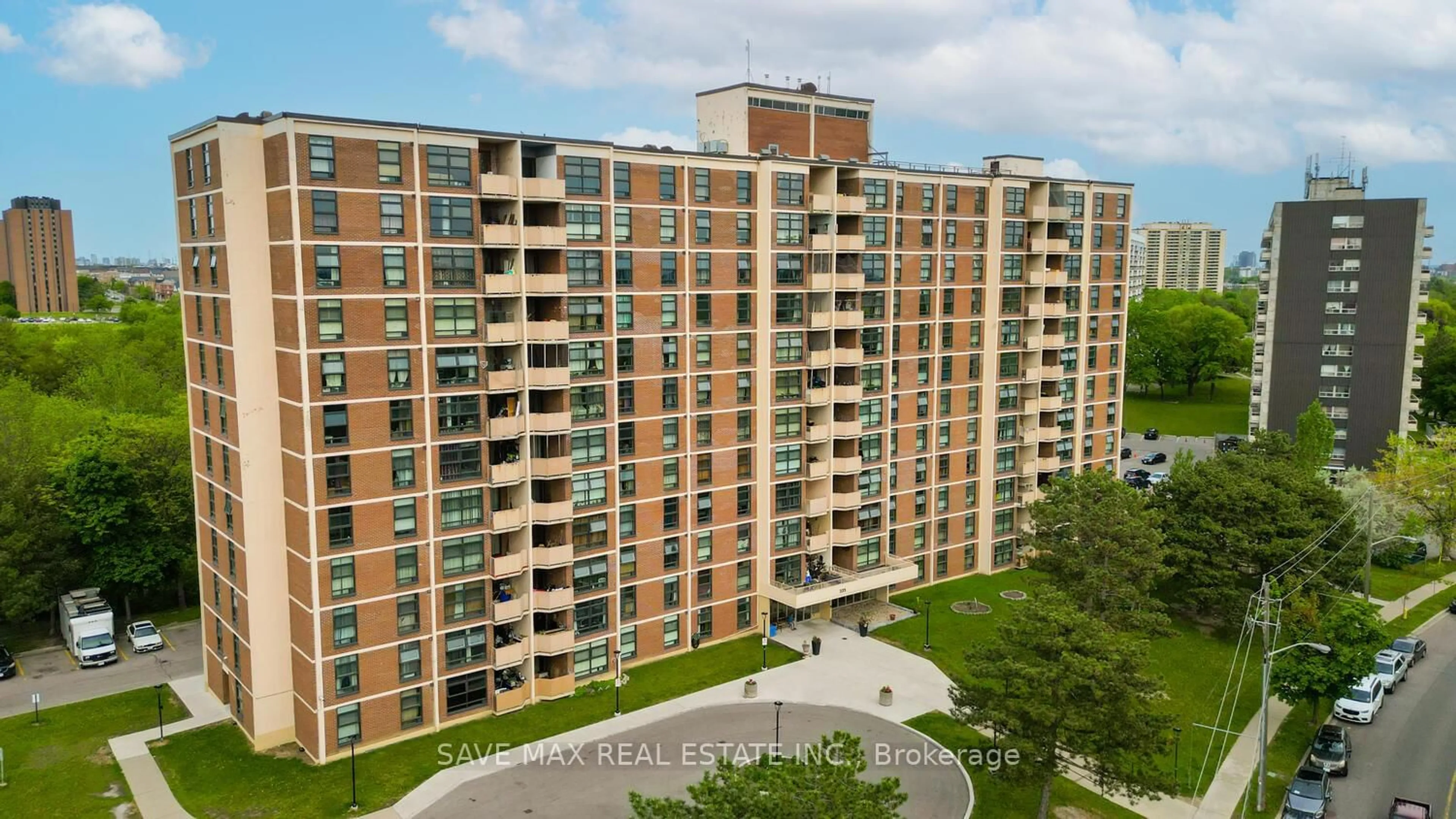 A pic from outside/outdoor area/front of a property/back of a property/a pic from drone, city buildings view from balcony for 335 Driftwood Ave #610, Toronto Ontario M3N 2P3