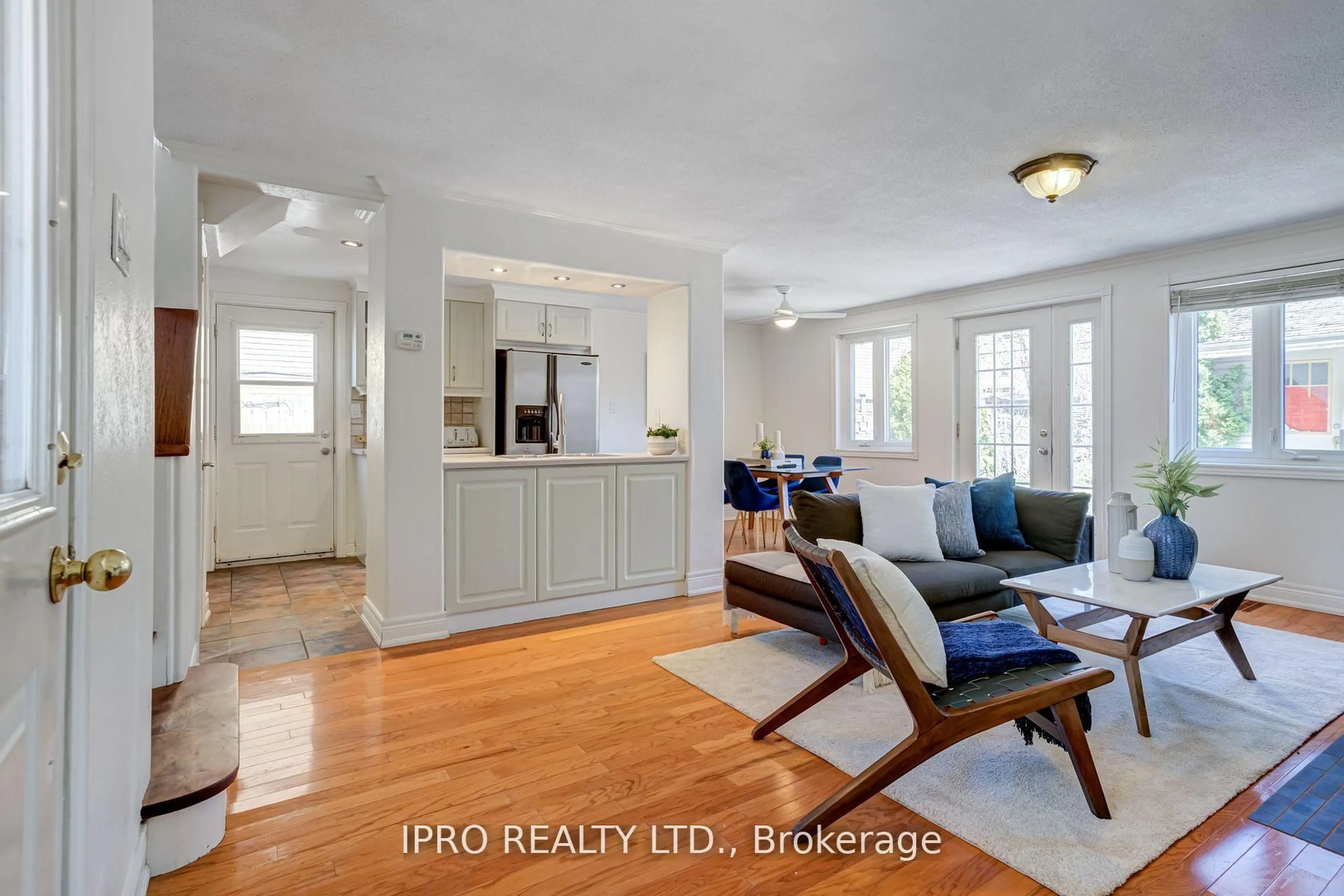 Living room with furniture, unknown for 239 Bicknell Ave, Toronto Ontario M6M 4H2