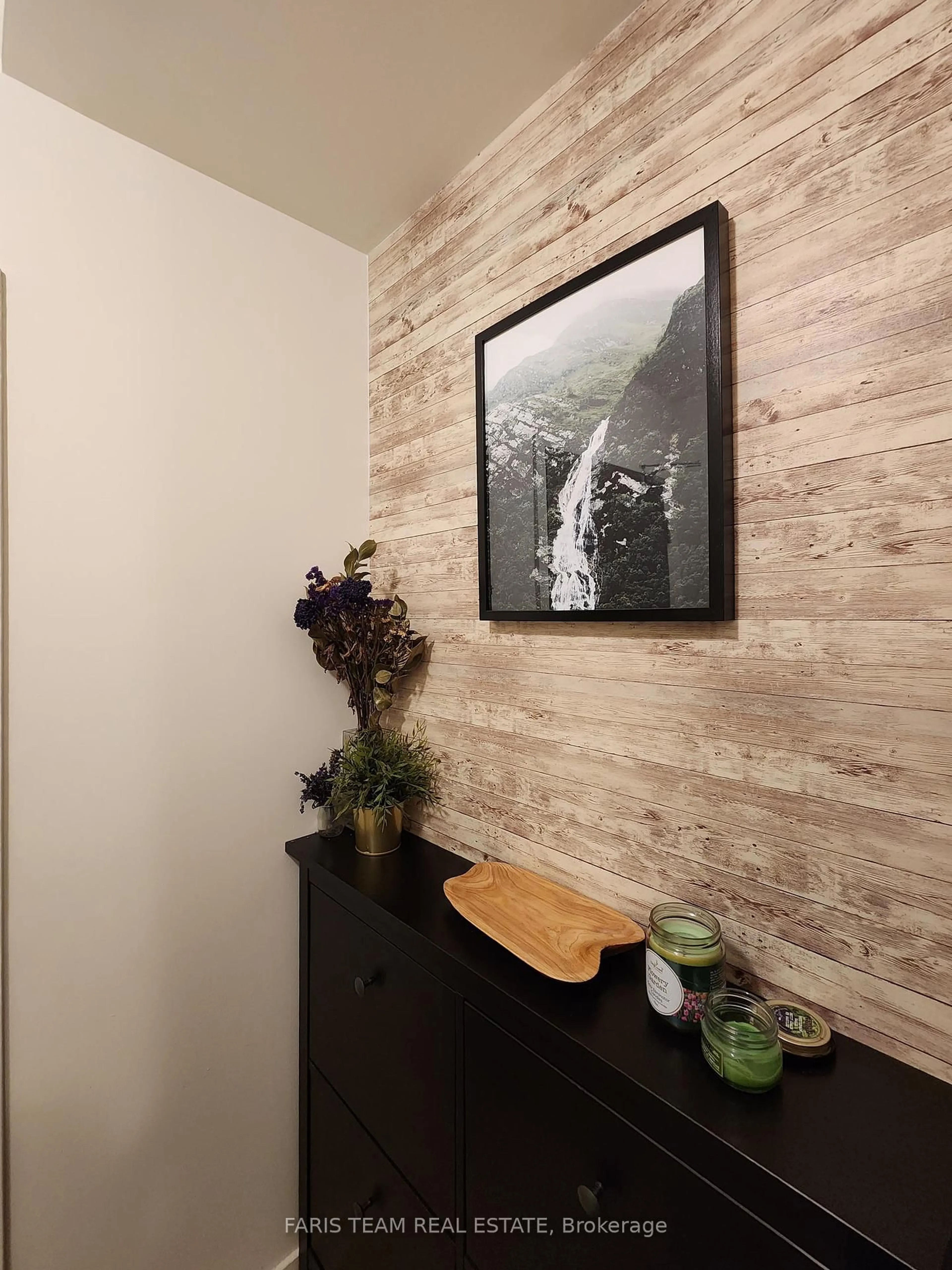 Indoor entryway for 88 Palace Pier Crt #806, Toronto Ontario M8V 4C2