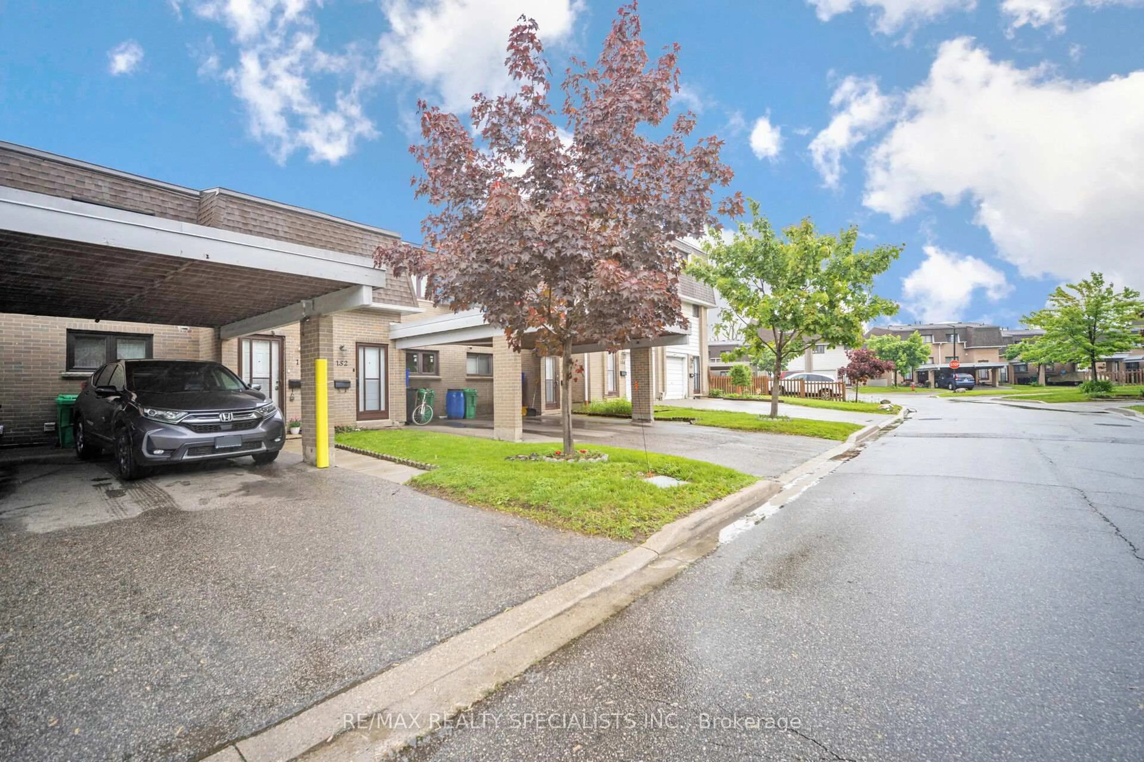 Patio, street for 475 Bramalea Rd #151, Brampton Ontario L6T 2X3