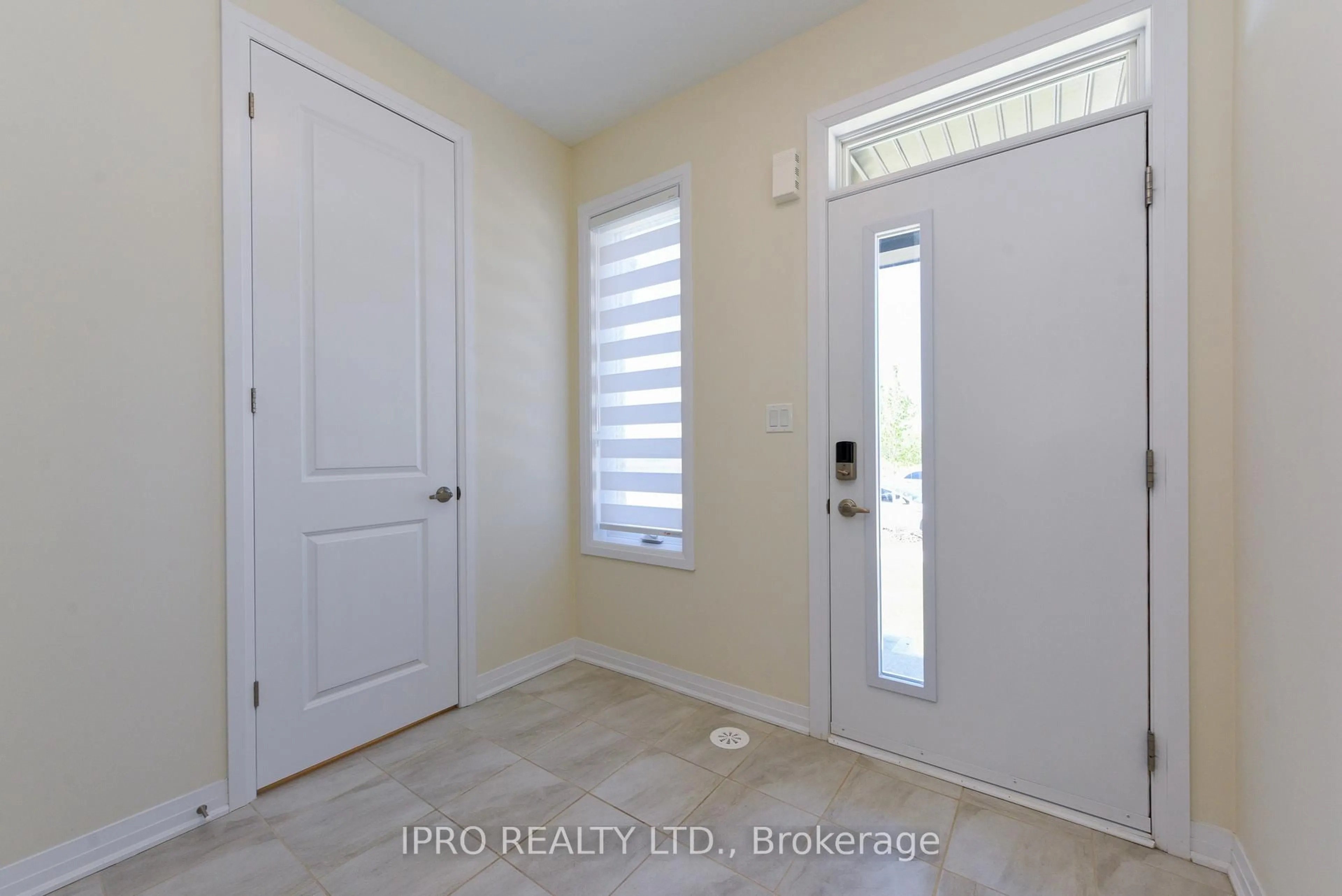 Indoor entryway for 3523 Post Rd, Oakville Ontario L6H 7W5