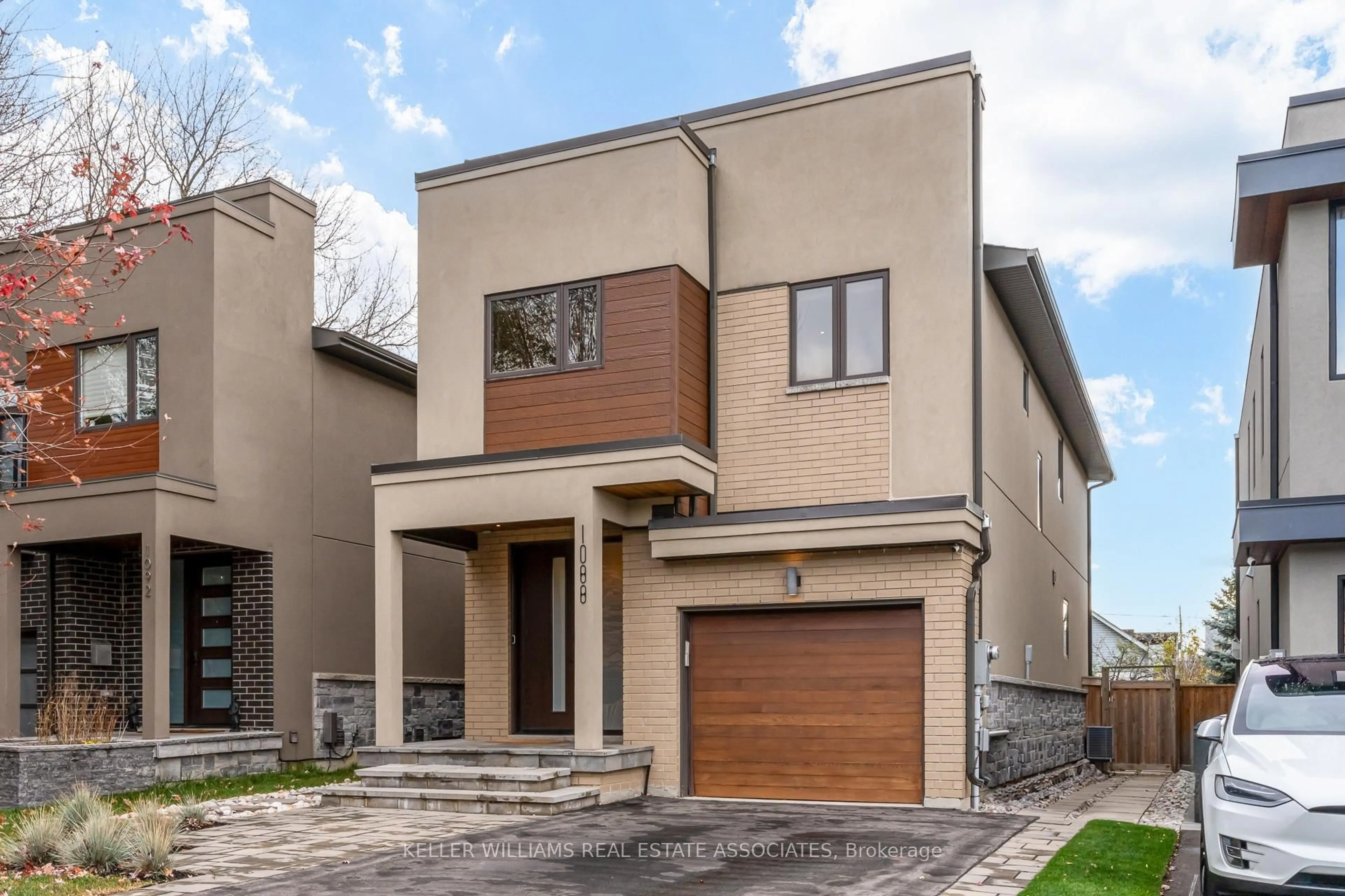 Home with brick exterior material, street for 1088 Gardner Ave, Mississauga Ontario L5E 1B7