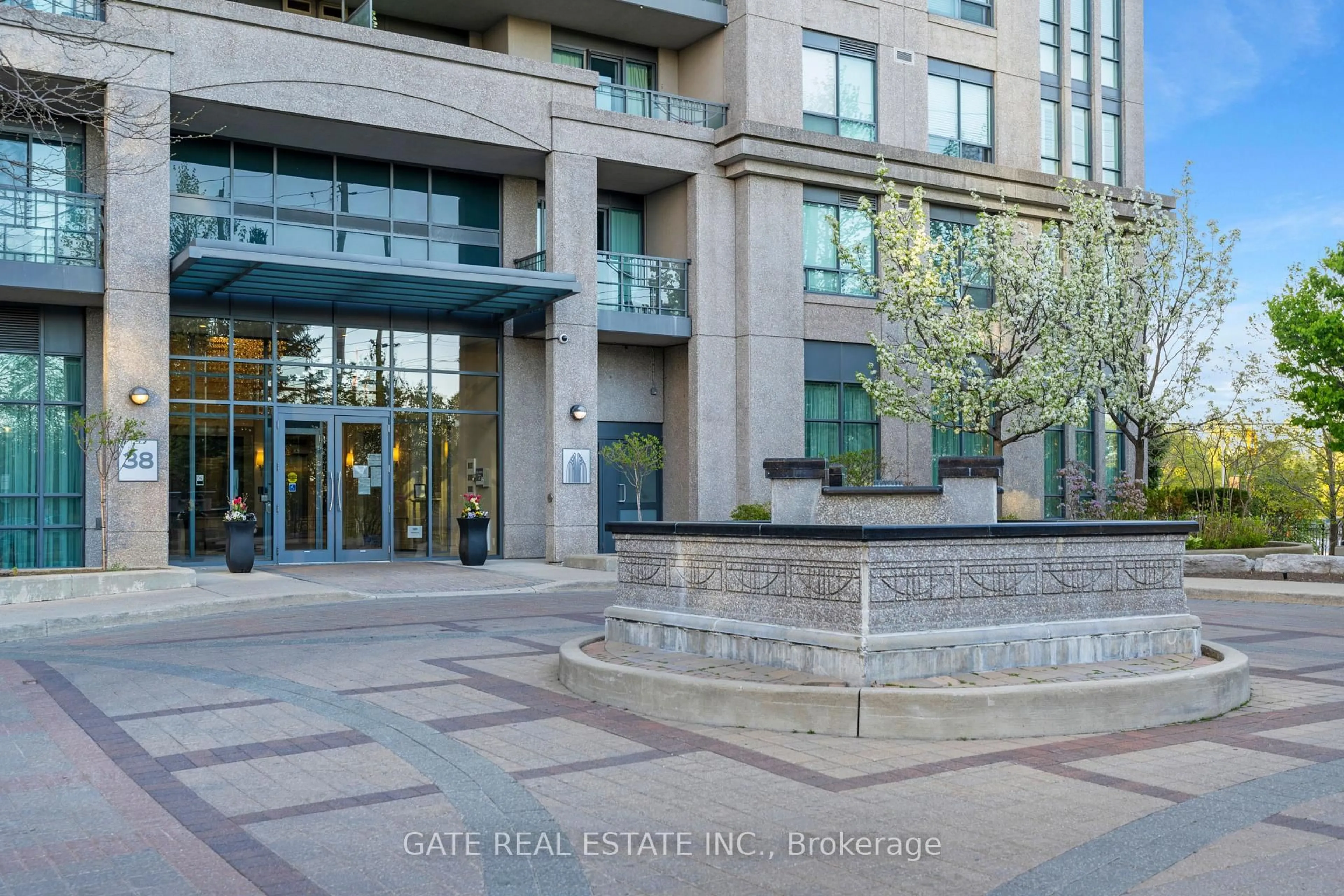 Indoor foyer for 38 Fontenay Crt #1605, Toronto Ontario M9A 5H5