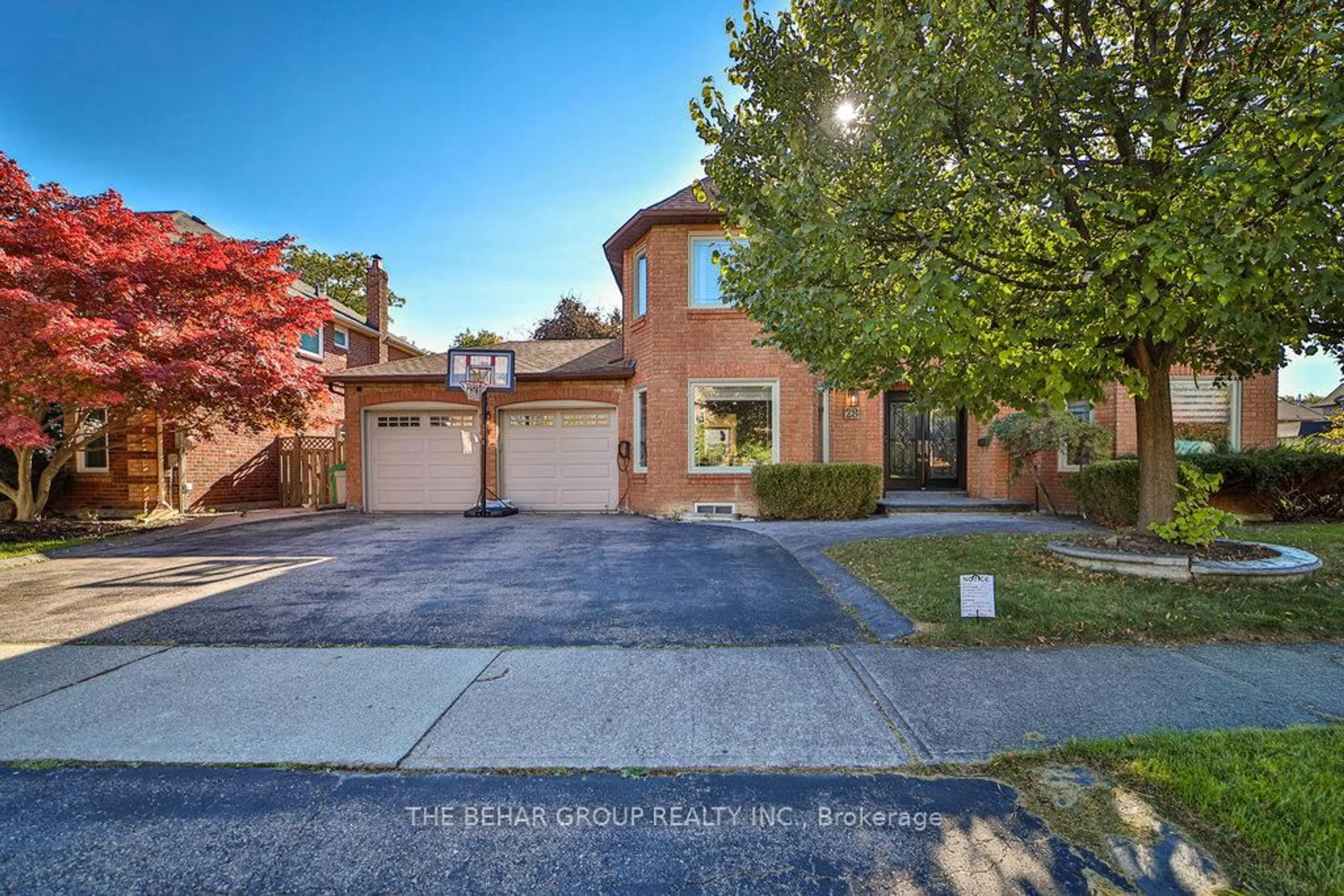 Home with brick exterior material, street for 28 Ridelle Crt, Brampton Ontario L6Z 4M2