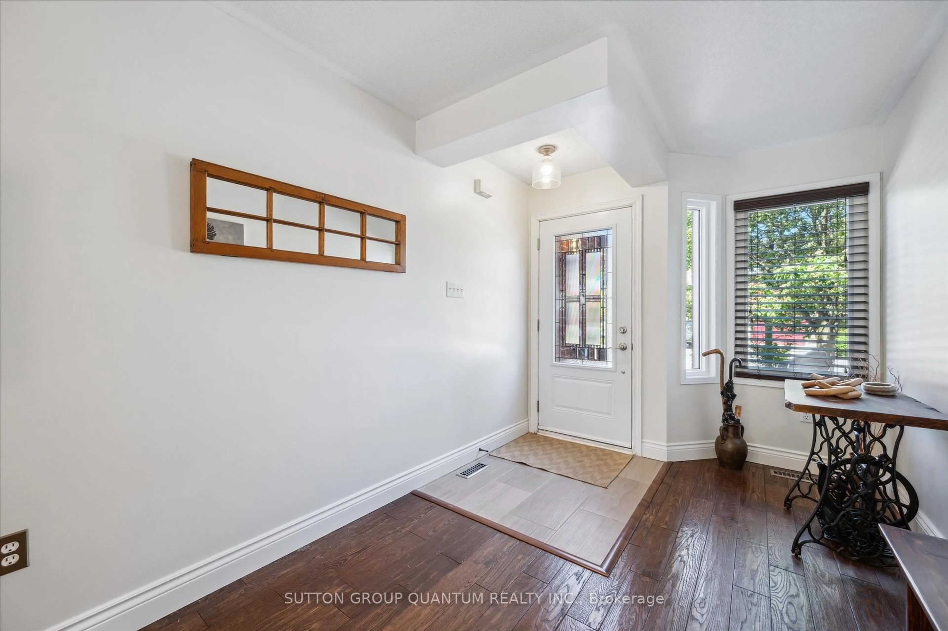 Indoor entryway for 1240 Westview Terr #23, Oakville Ontario L6M 3M4