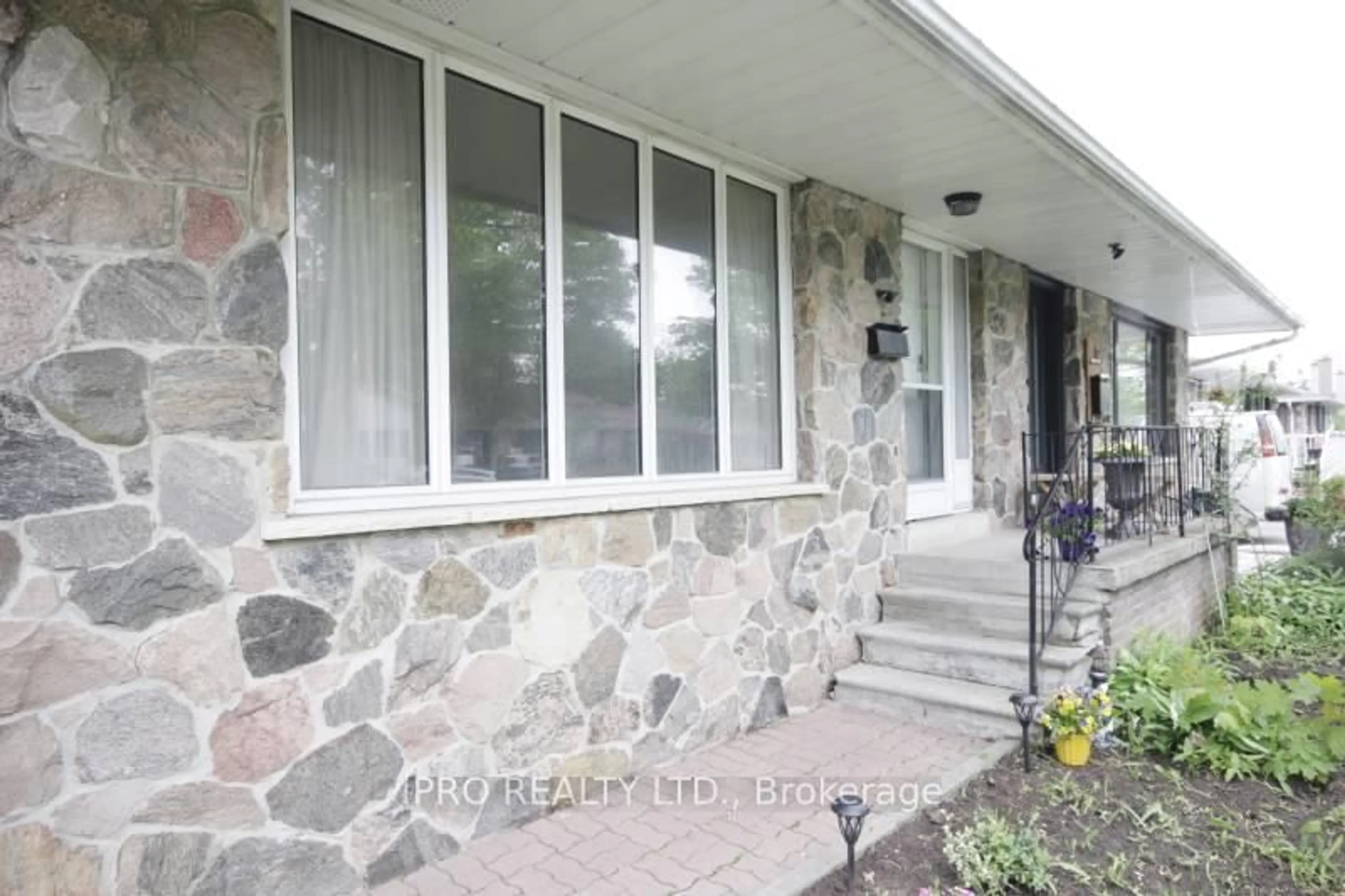 Unknown for 19 Dunsany Cres, Toronto Ontario M9R 3W7