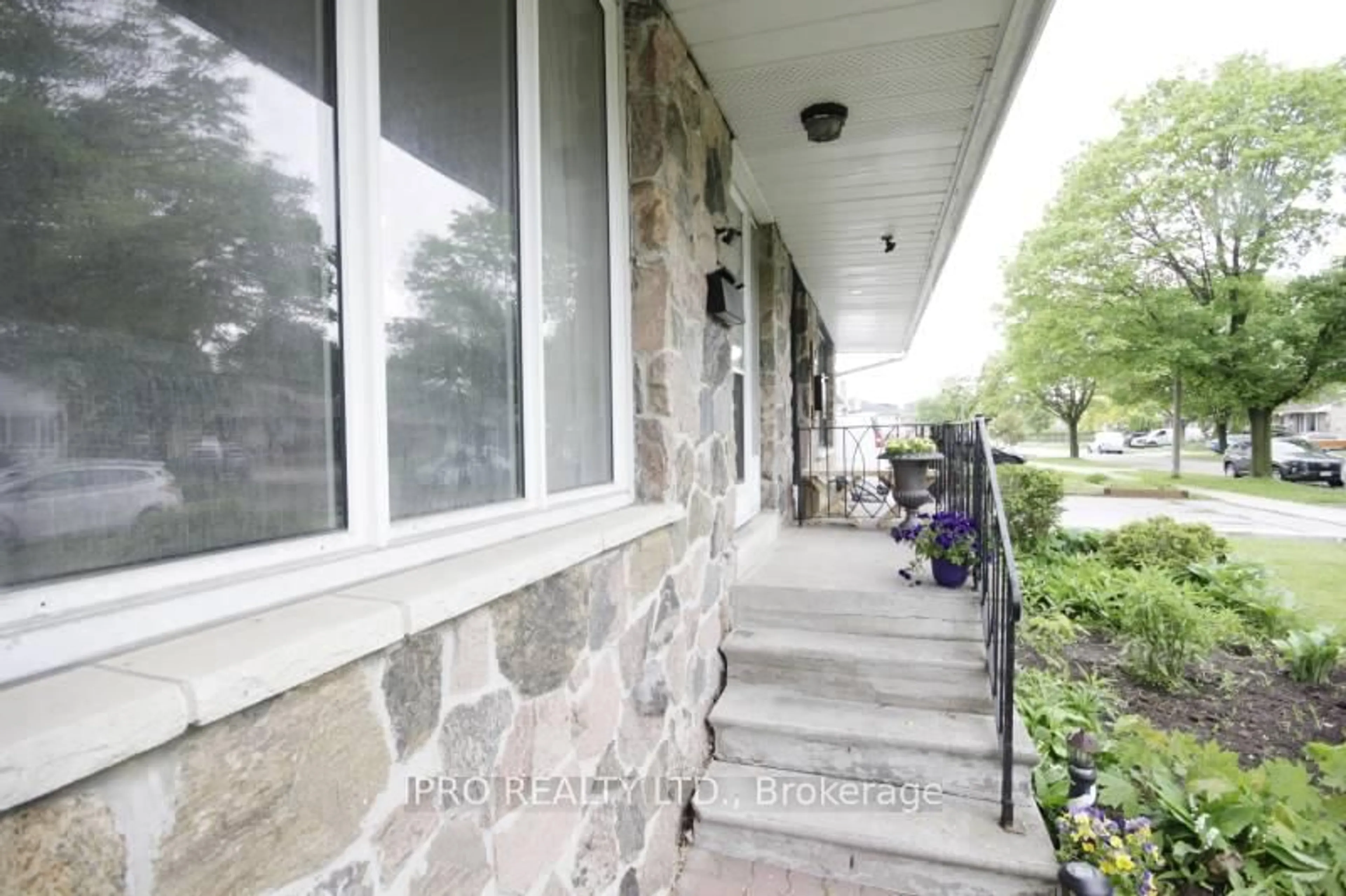 Unknown for 19 Dunsany Cres, Toronto Ontario M9R 3W7