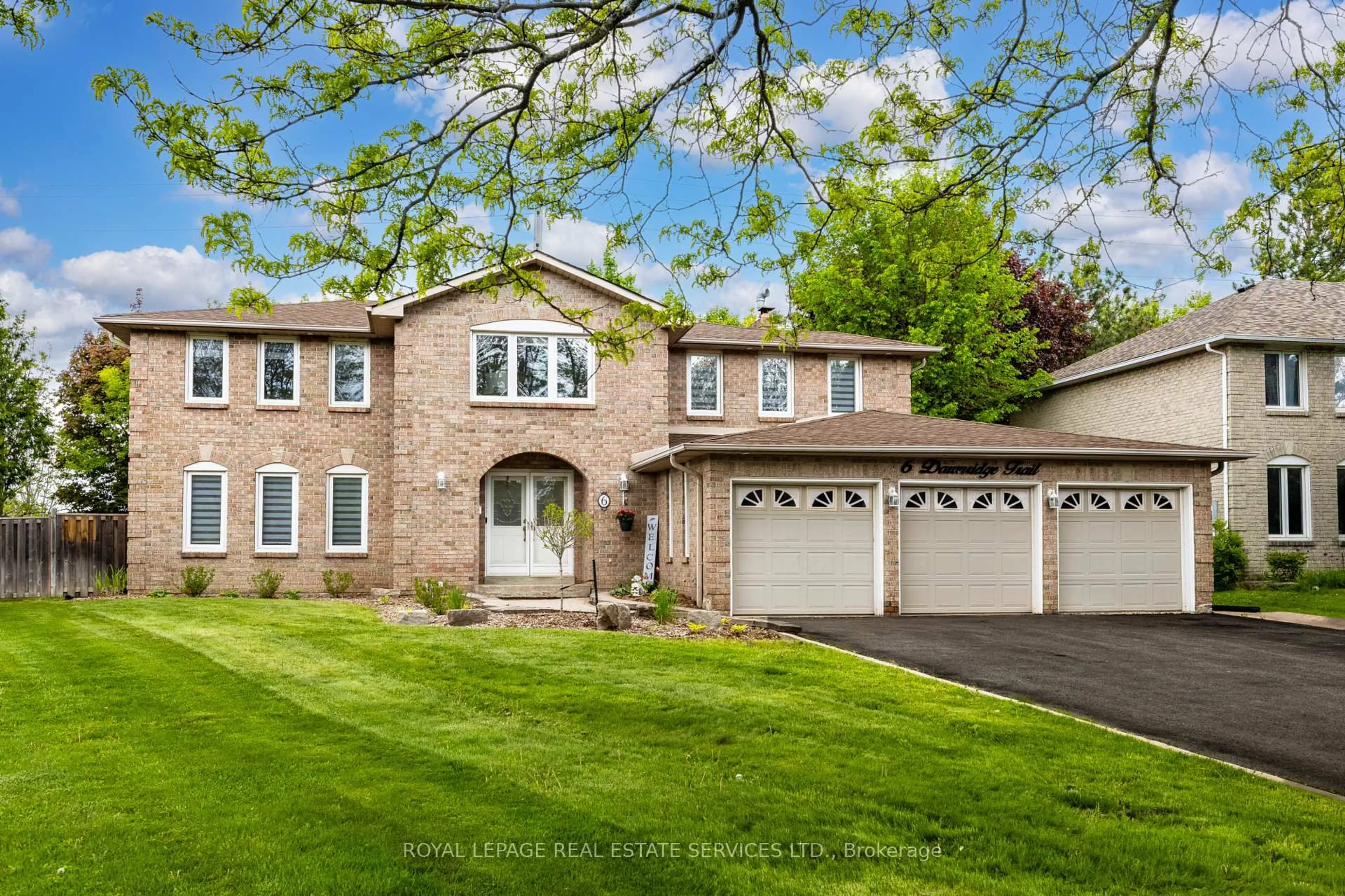 Home with brick exterior material, street for 6 Dawnridge Tr, Brampton Ontario L6Z 2A1