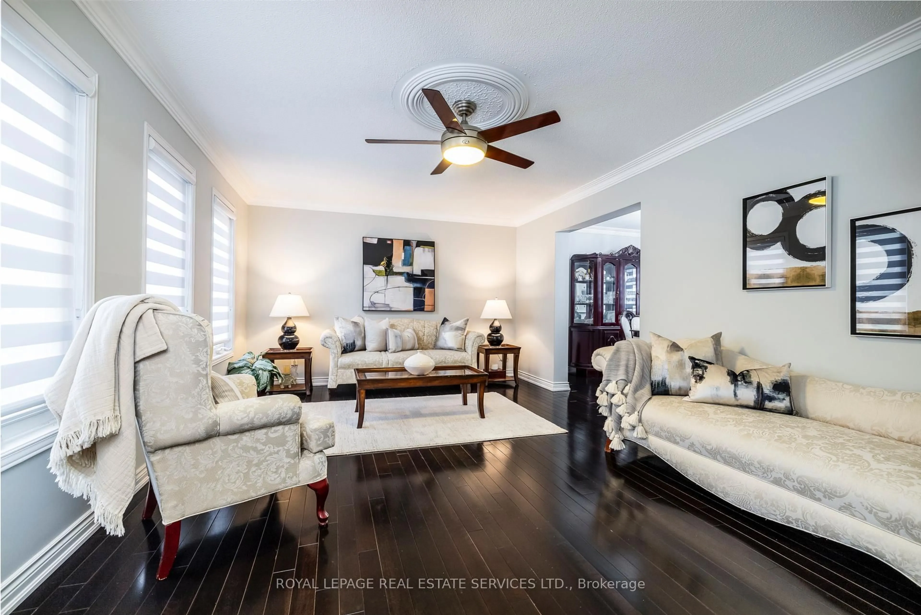 Living room with furniture, unknown for 6 Dawnridge Tr, Brampton Ontario L6Z 2A1