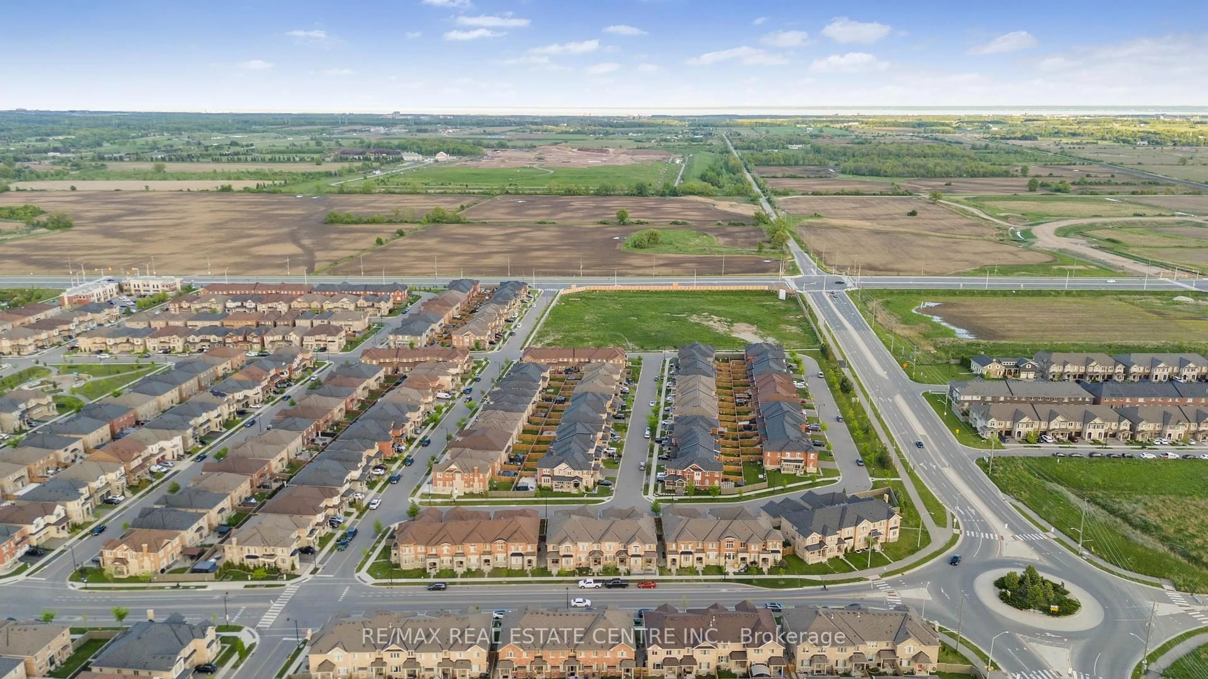 A pic from outside/outdoor area/front of a property/back of a property/a pic from drone, street for 1525 Carr Landing N/A, Milton Ontario L9E 1H2