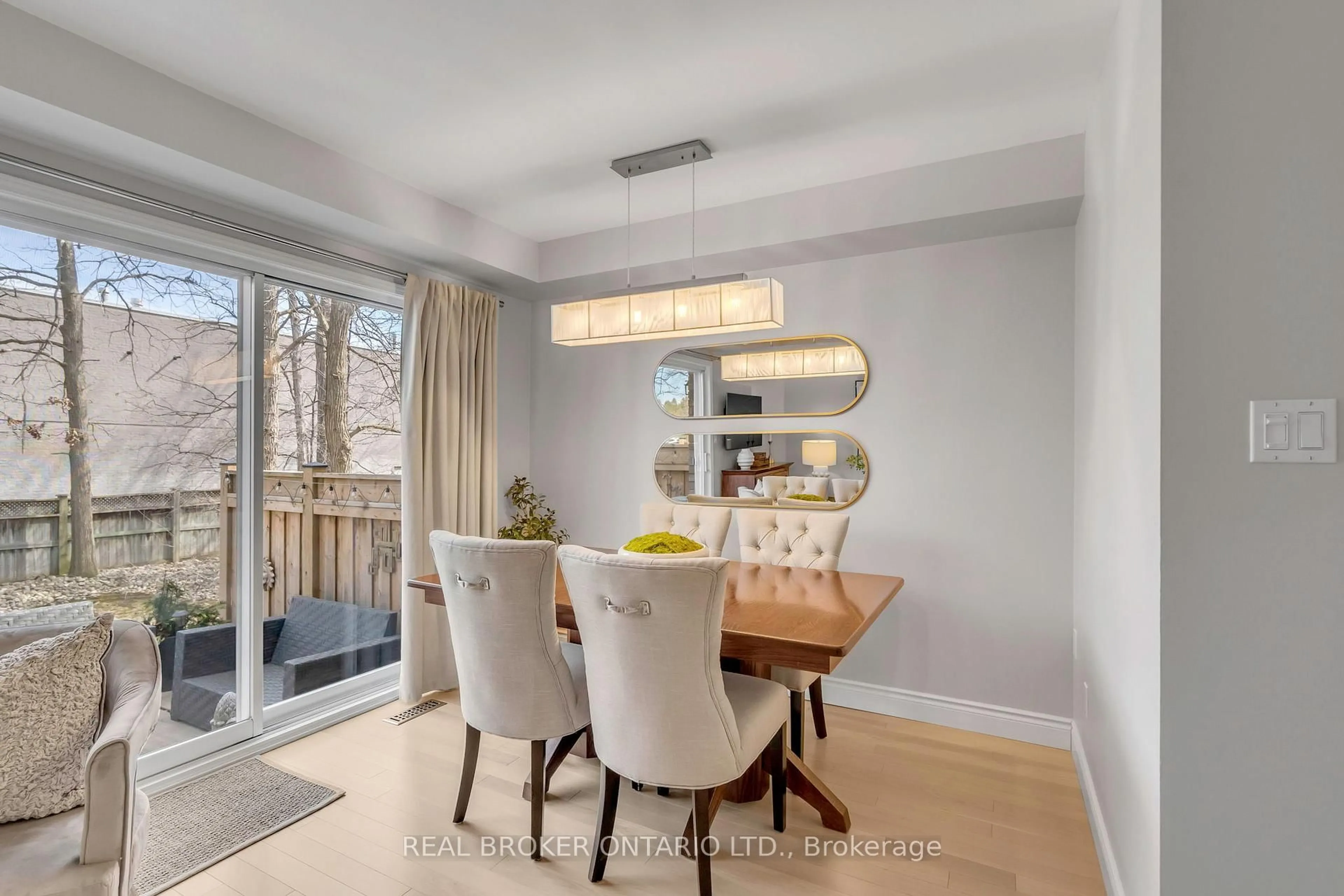Dining room, wood/laminate floor for 2015 Cleaver Ave #26, Burlington Ontario L7M 4J7