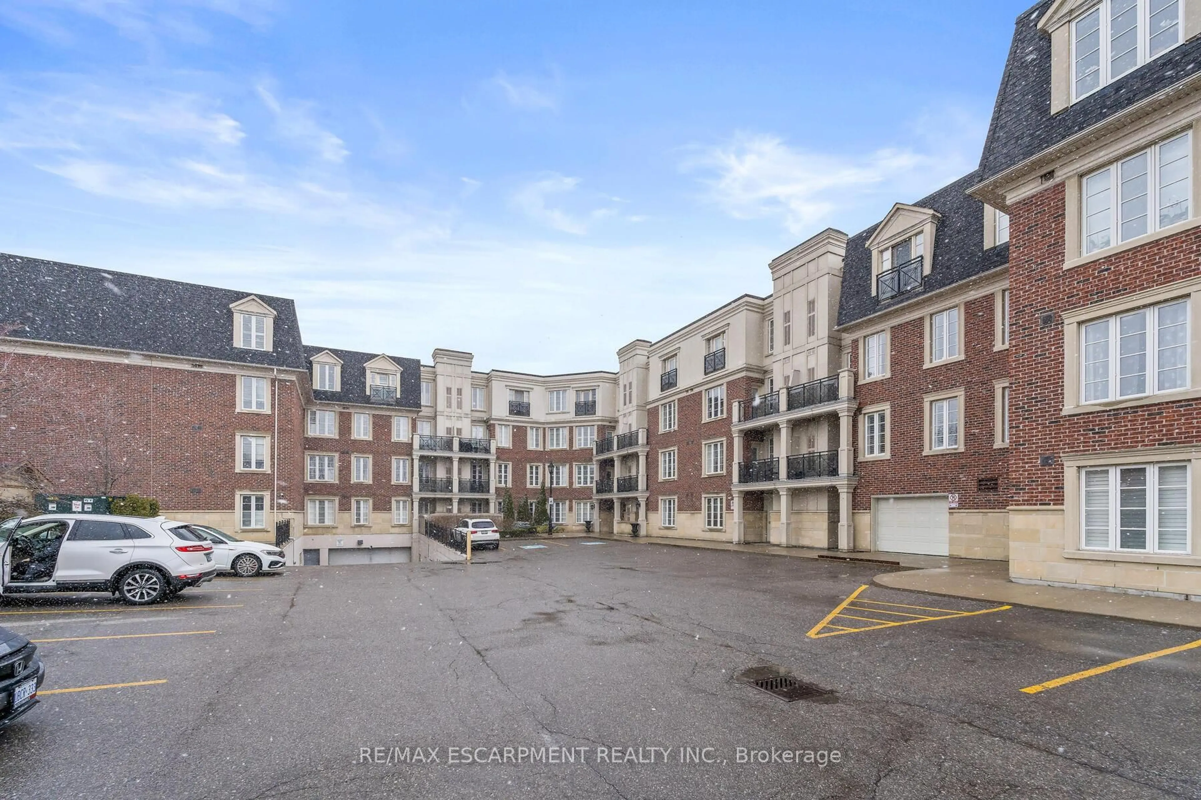 Unknown for 3351 Cawthra Rd #116, Mississauga Ontario L5A 4N5