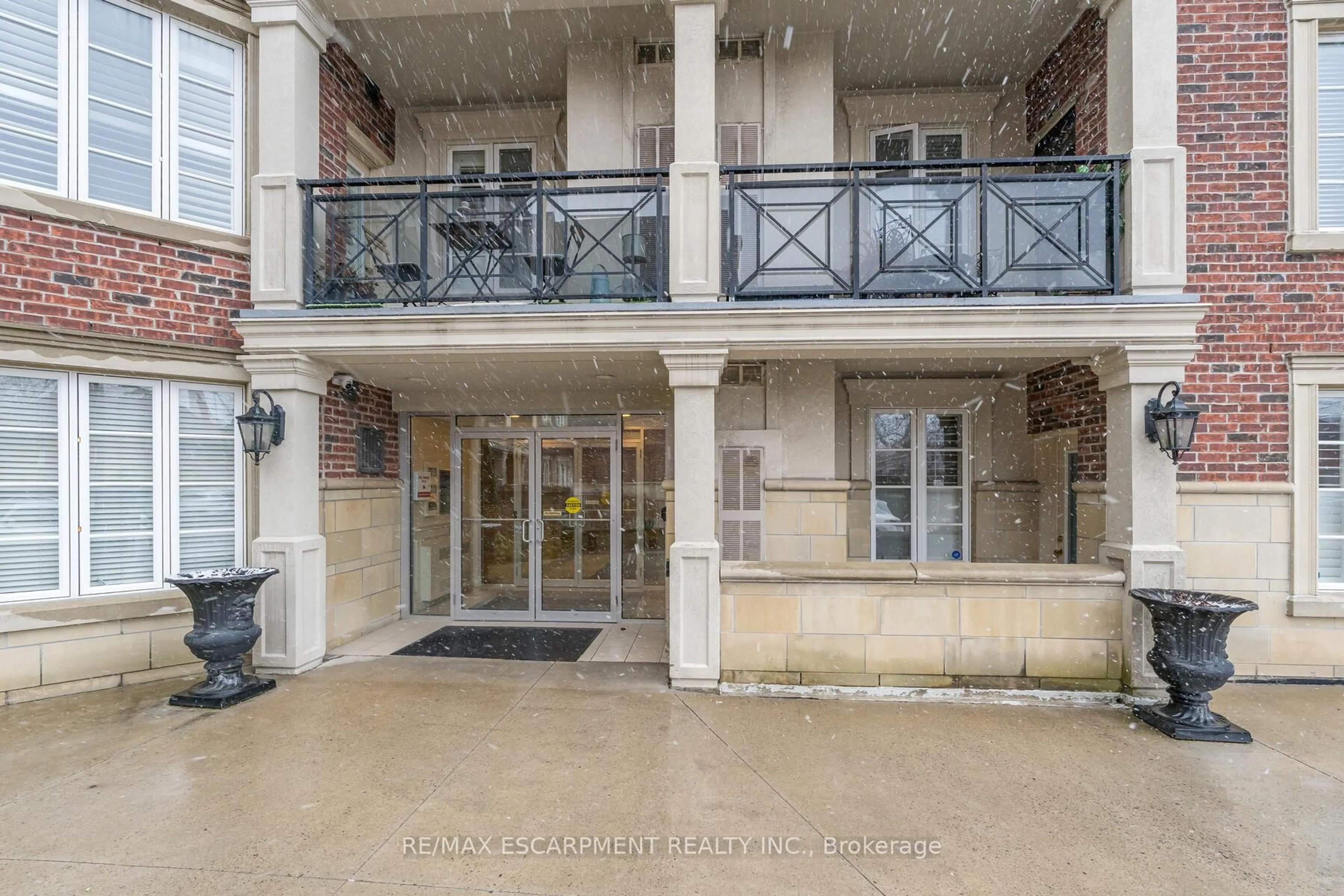 Unknown for 3351 Cawthra Rd #116, Mississauga Ontario L5A 4N5