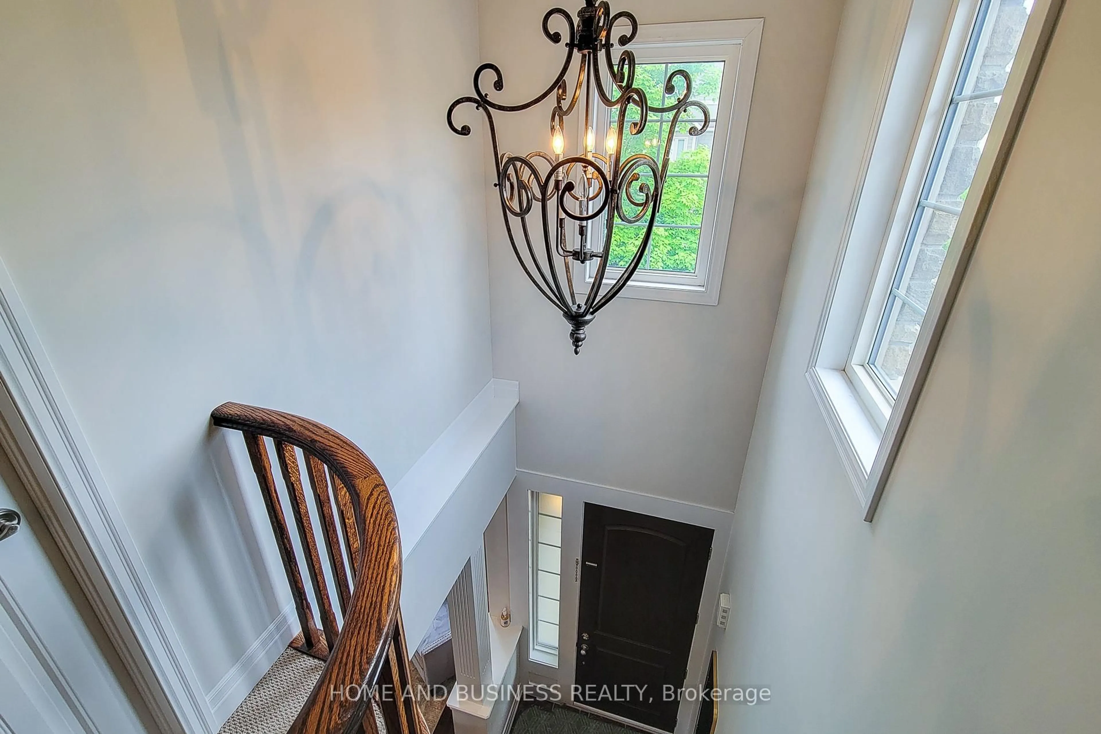 Indoor entryway for 149 Forbes Terr, Milton Ontario L9T 4V1