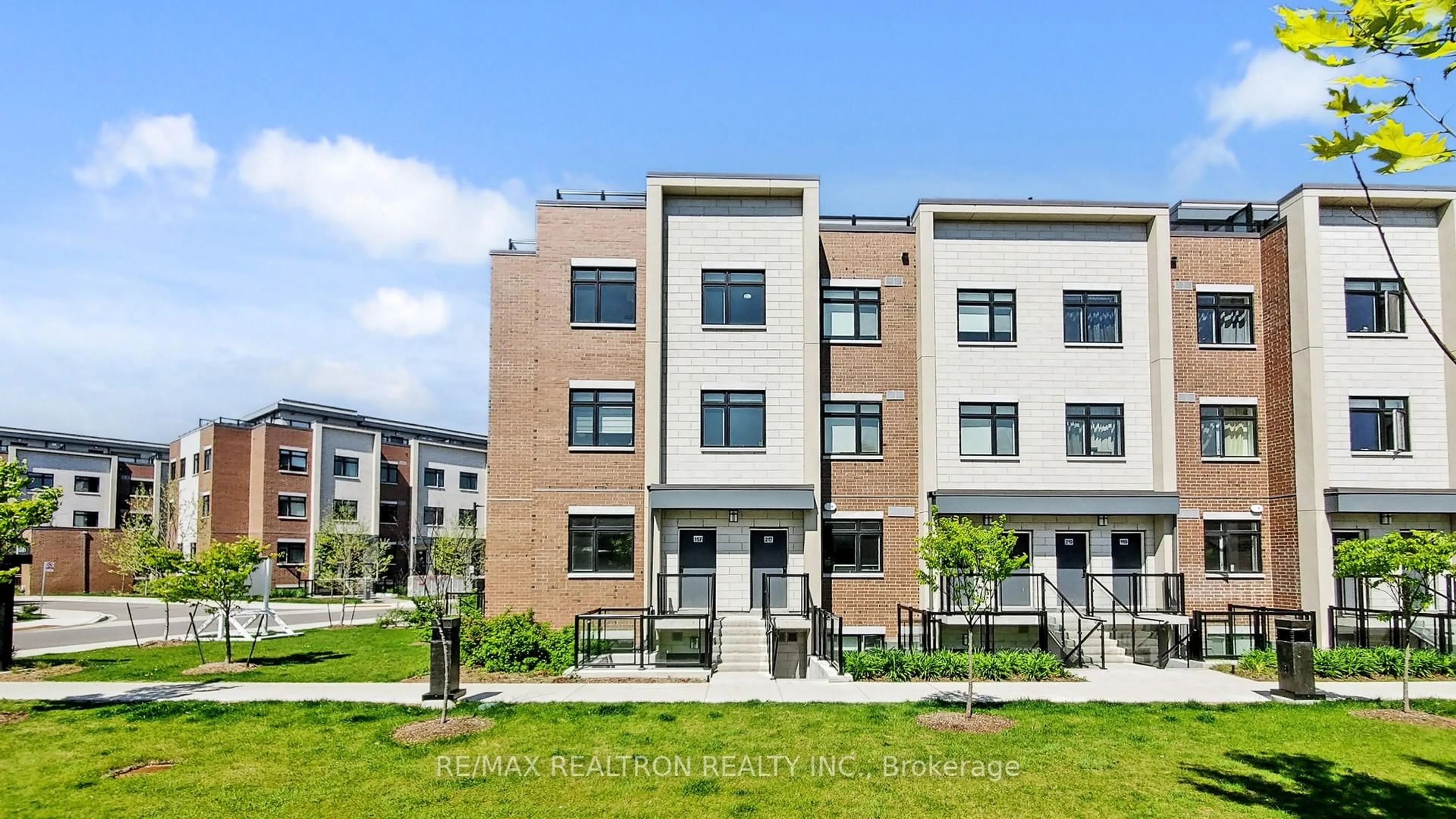 Unknown for 1070 Douglas Mccurdy Common #217, Mississauga Ontario L5G 0C6