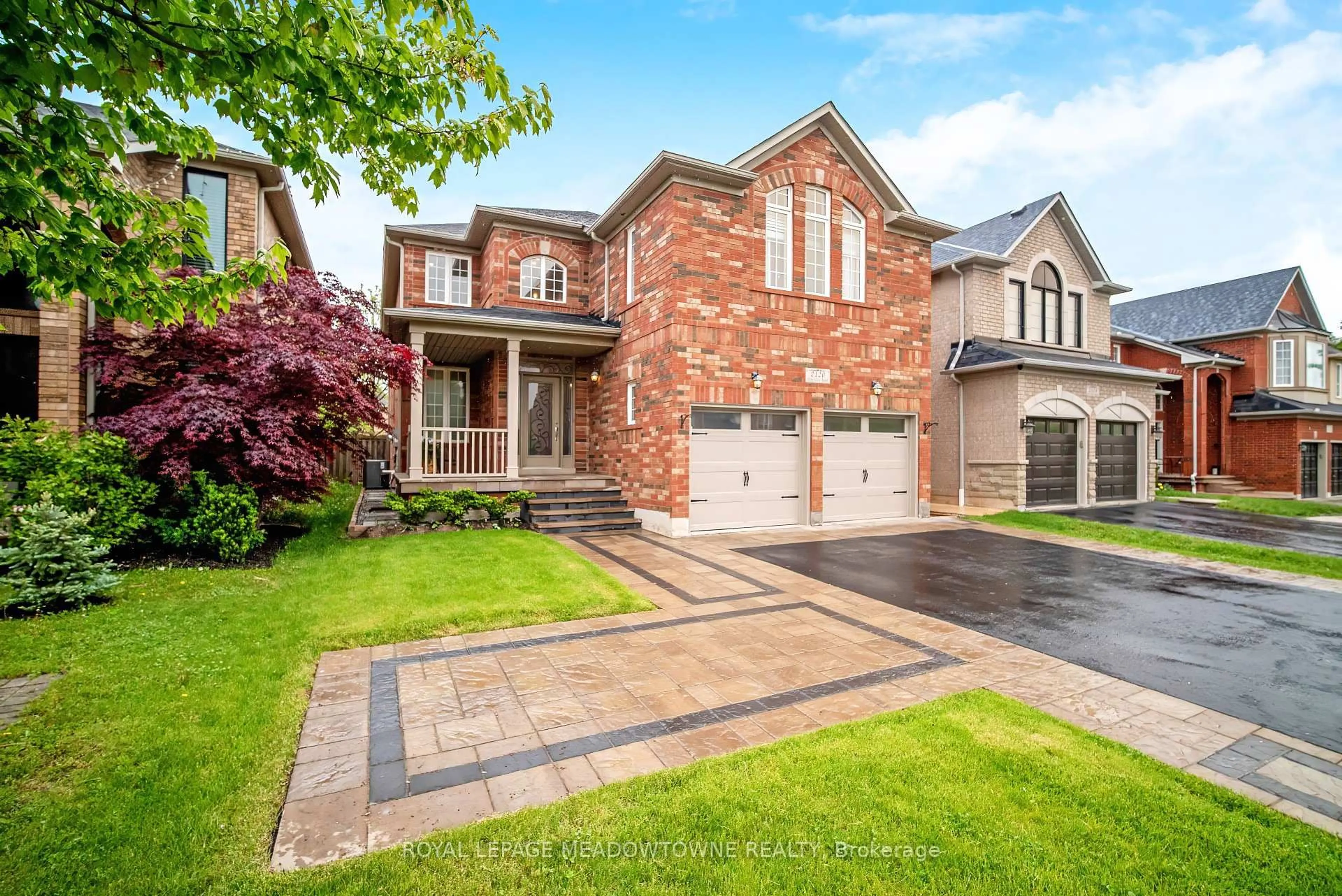 Home with brick exterior material, street for 2120 Pine Glen Rd, Oakville Ontario L6M 5B3