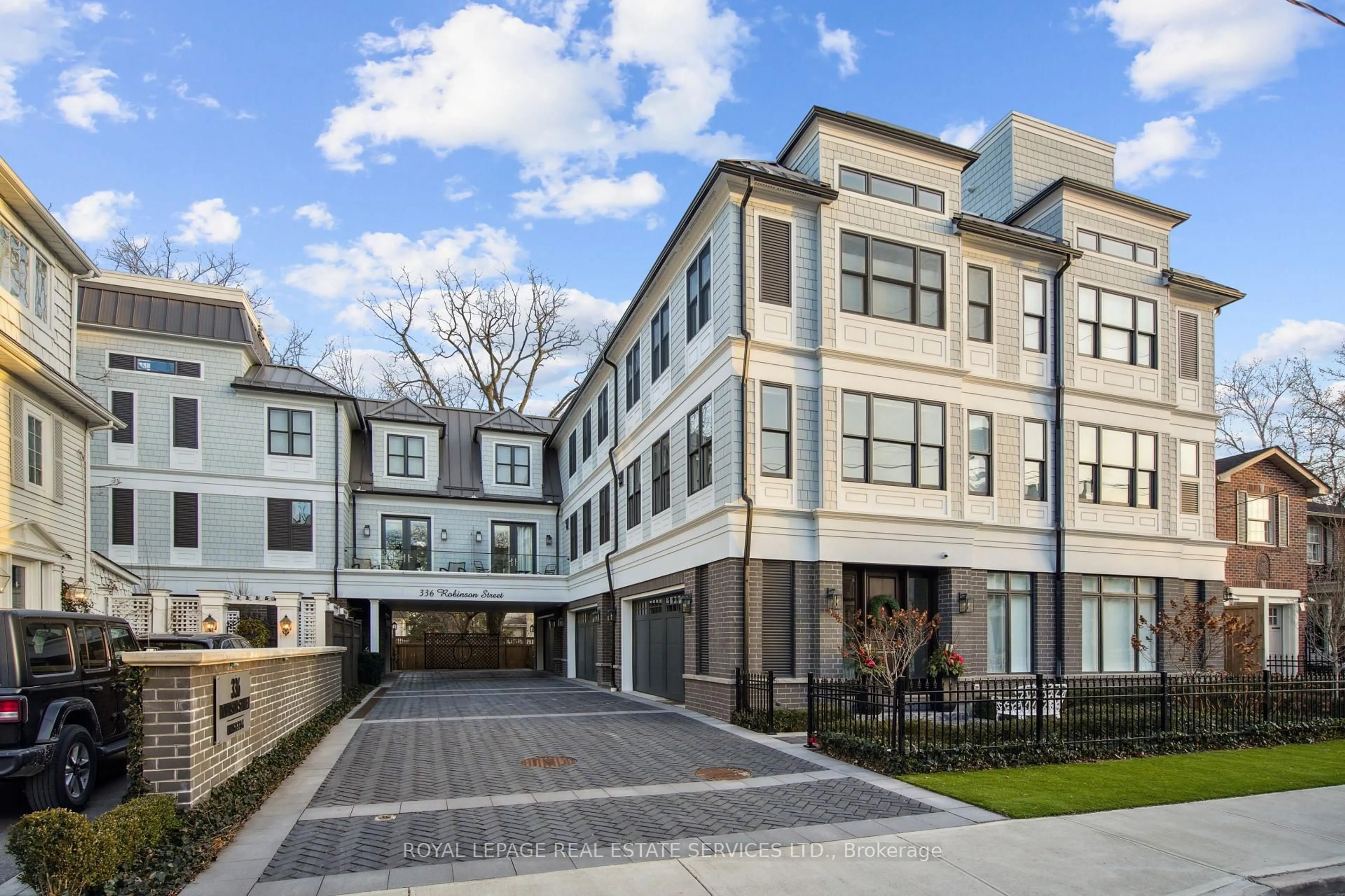 Unknown for 336 Robinson St #2, Oakville Ontario L6J 1G9