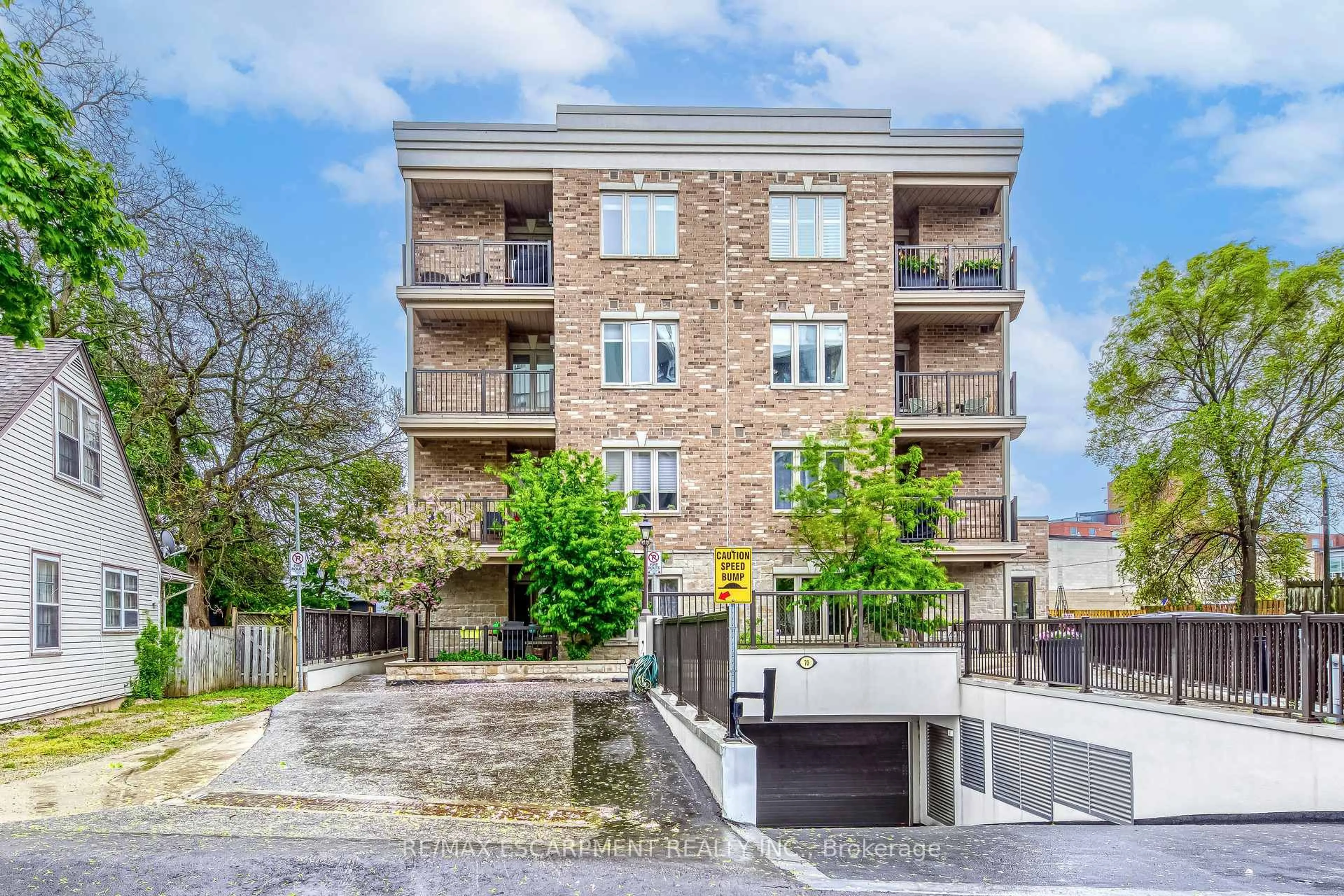 Unknown for 70 Stewart St #401, Oakville Ontario L6K 1X5