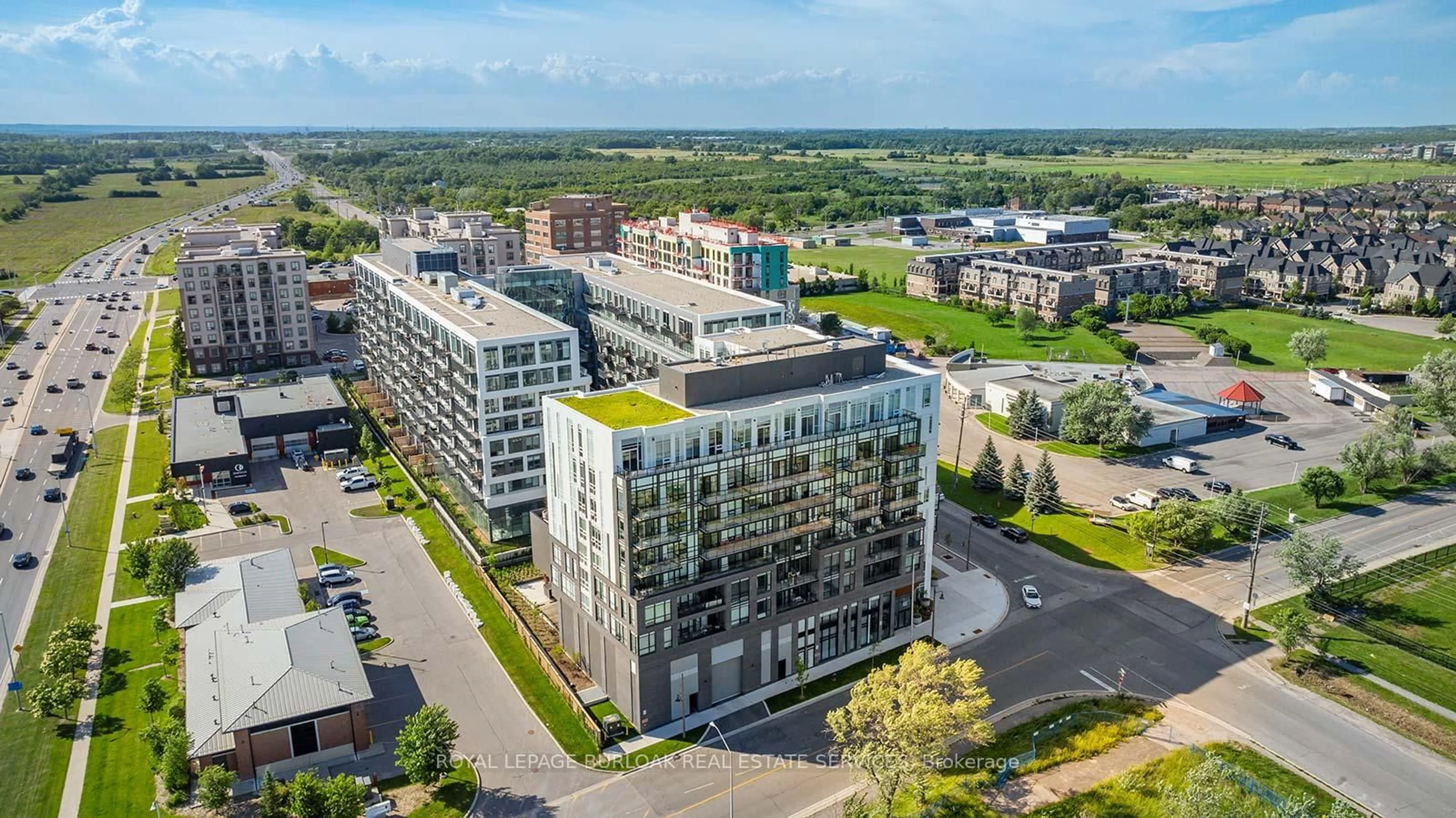 A pic from outside/outdoor area/front of a property/back of a property/a pic from drone, city buildings view from balcony for 3005 Pine Glen Rd, Oakville Ontario L6M 5P5