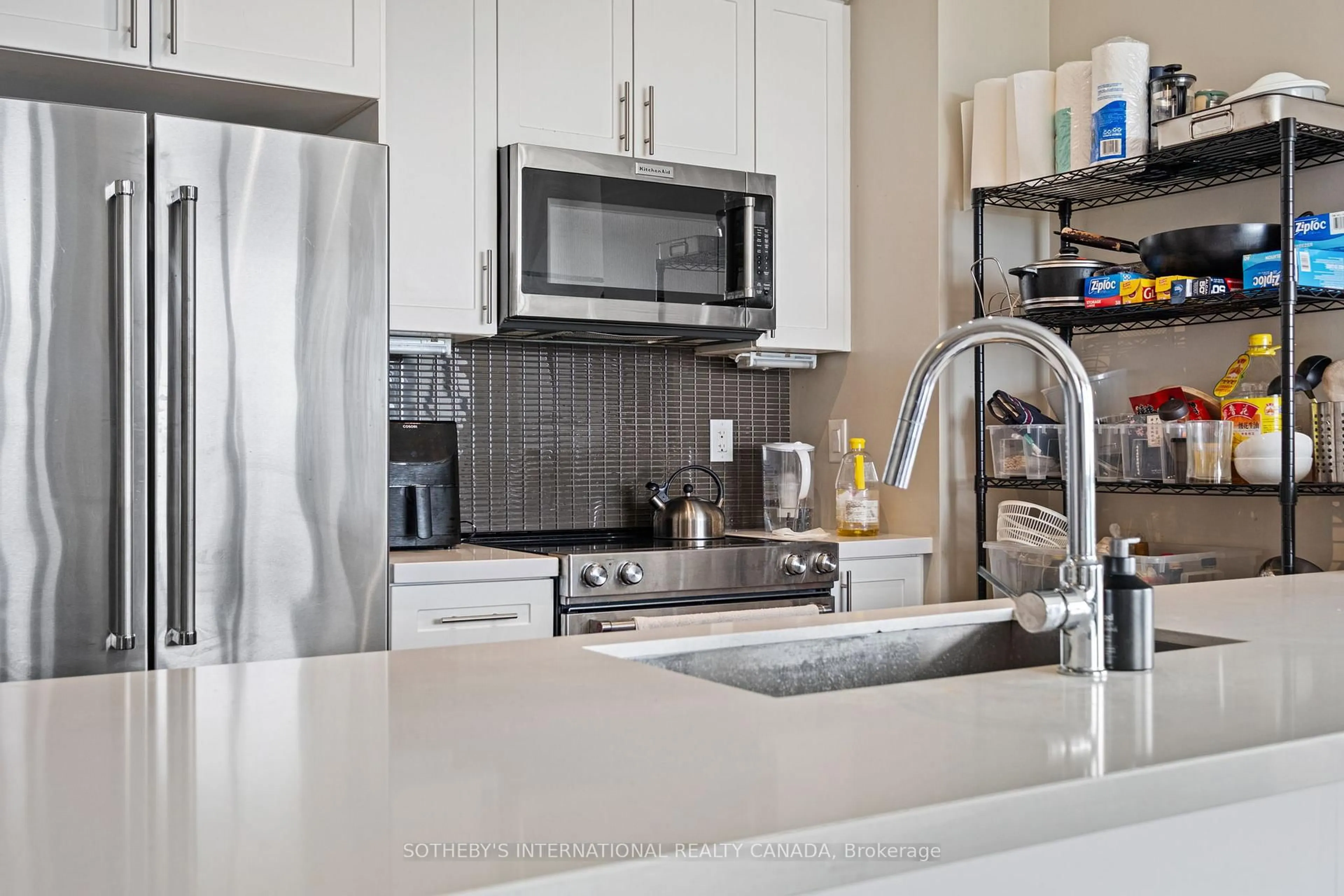 Unknown for 4011 Brickstone Mews #4810 (LPH10), Mississauga Ontario L5B 0J7