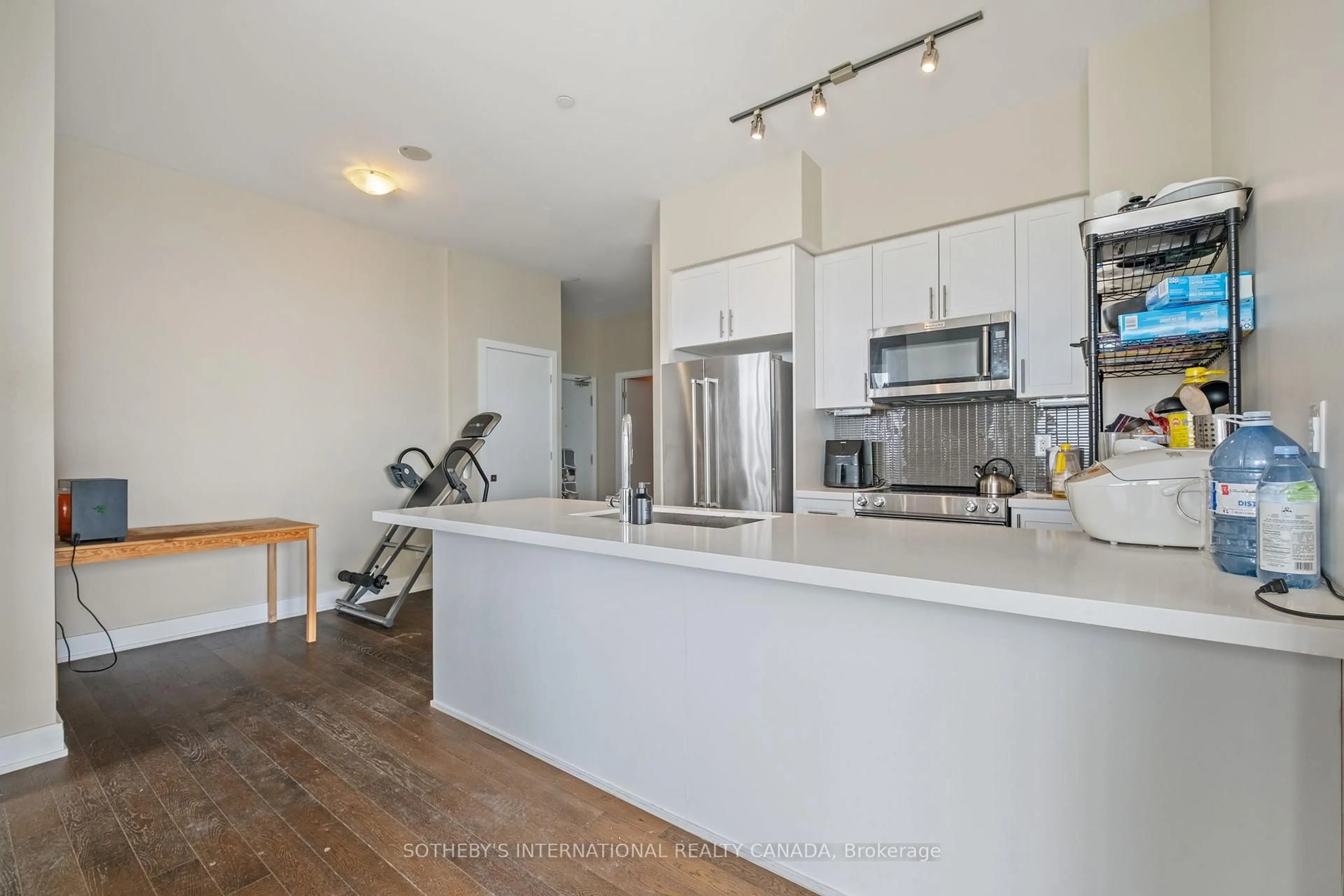 Open concept kitchen, unknown for 4011 Brickstone Mews #4810 (LPH10), Mississauga Ontario L5B 0J7
