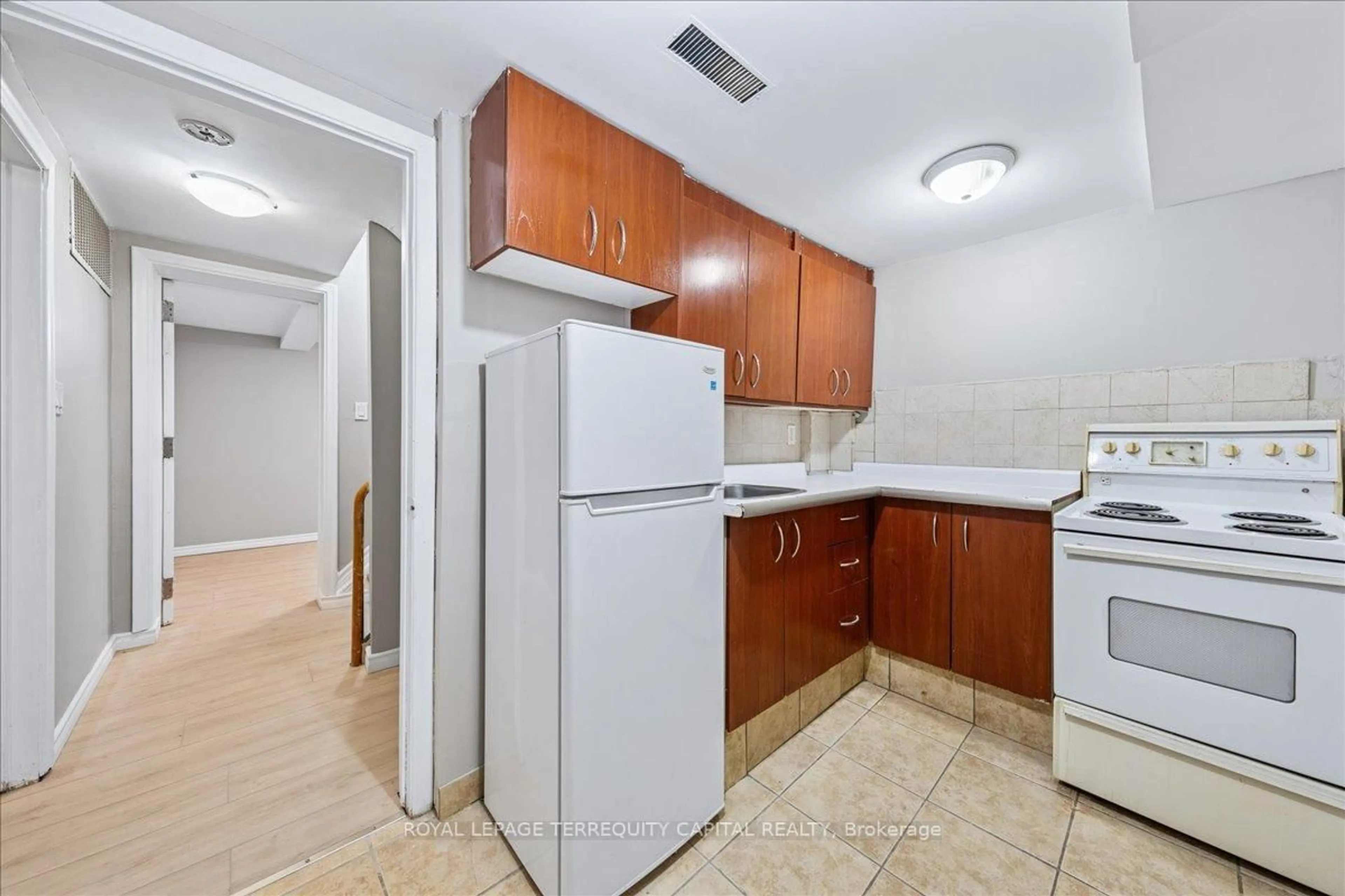Standard kitchen, unknown for 2338, 2338R, 2340, Keele St, Toronto Ontario M6M 4A4