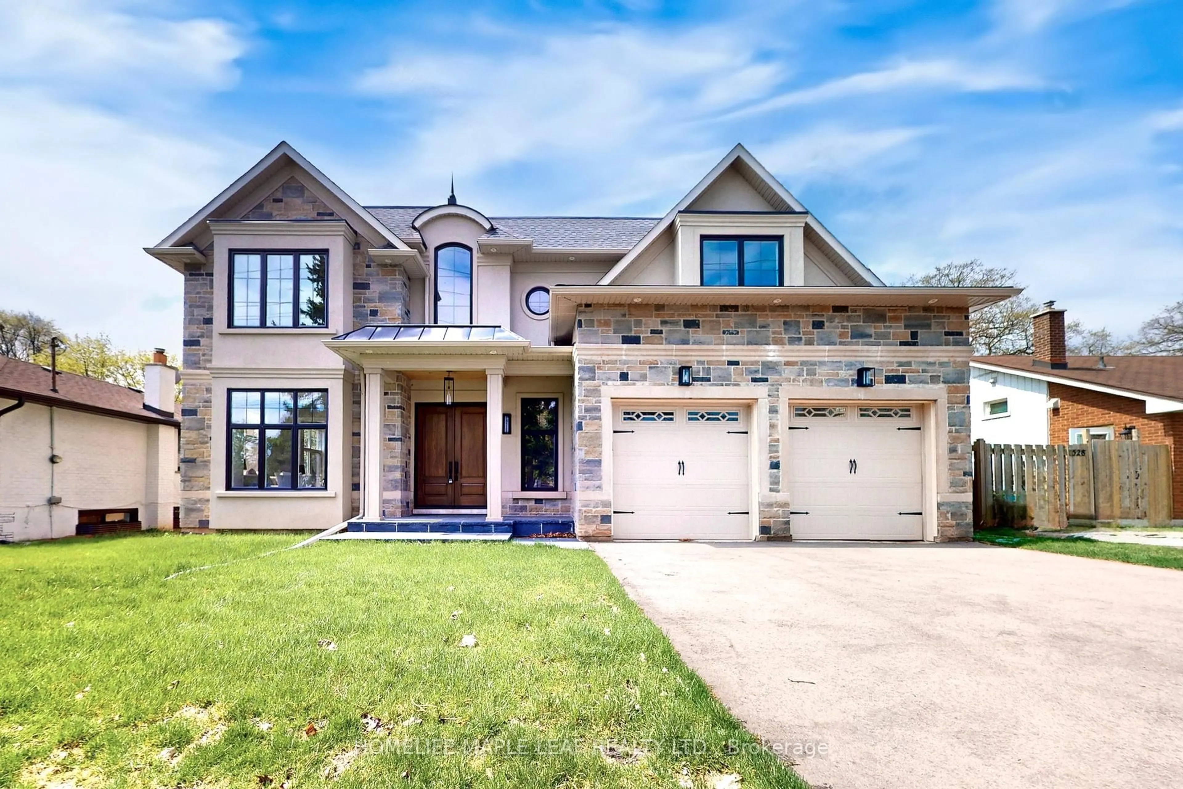 Home with brick exterior material, street for 522 Third Line, Oakville Ontario L6L 4A7