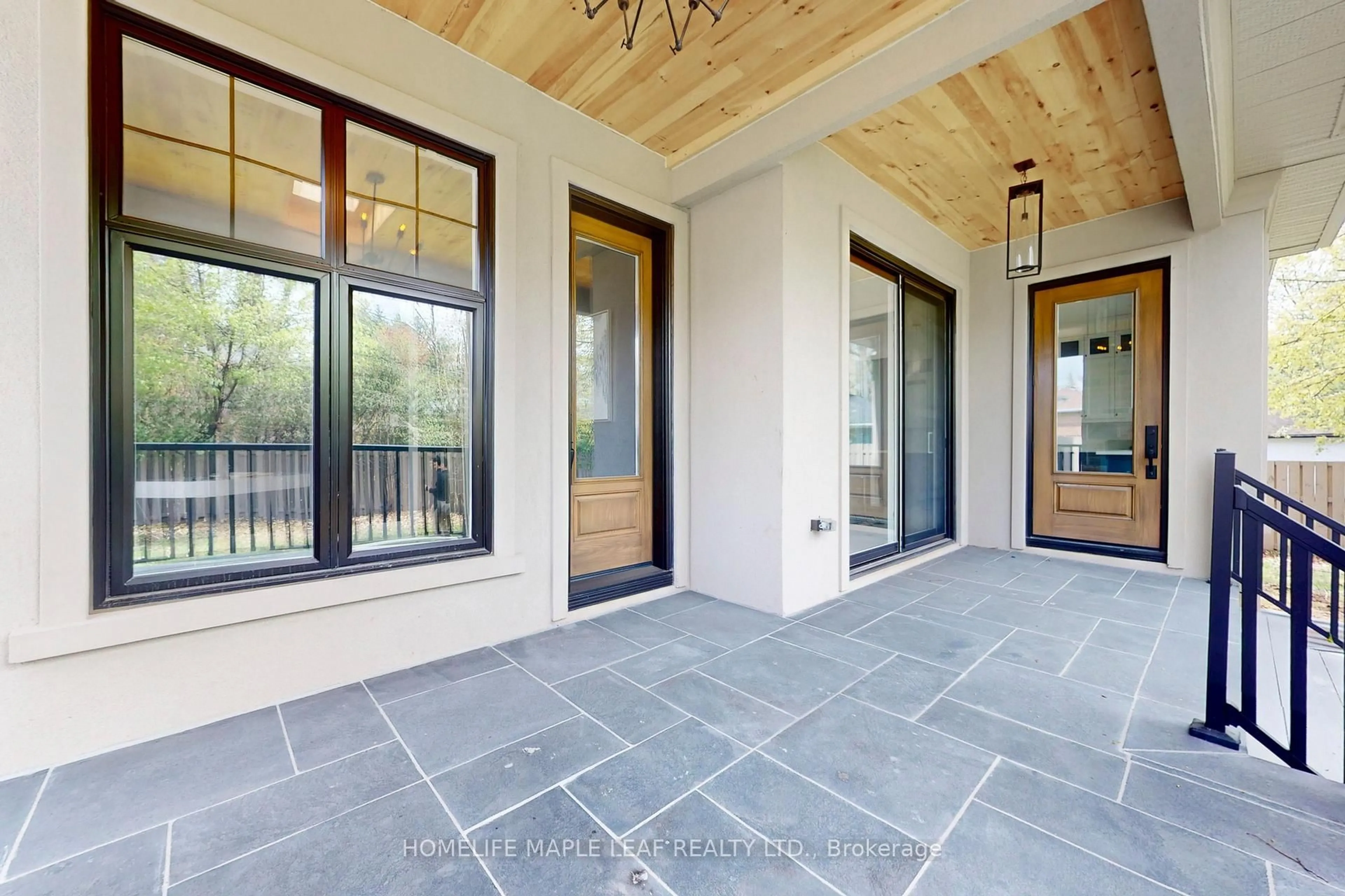 Patio, unknown for 522 Third Line, Oakville Ontario L6L 4A7