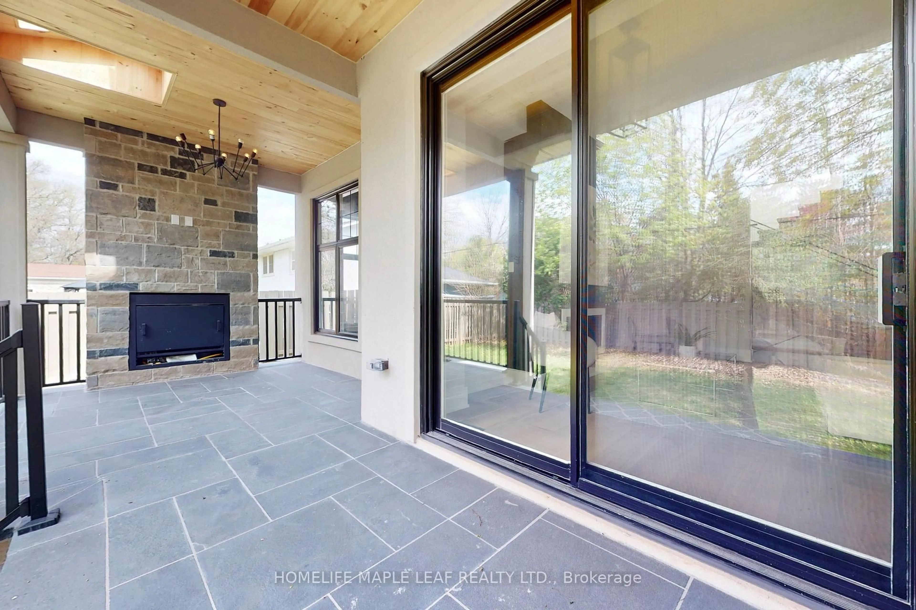 Patio, unknown for 522 Third Line, Oakville Ontario L6L 4A7