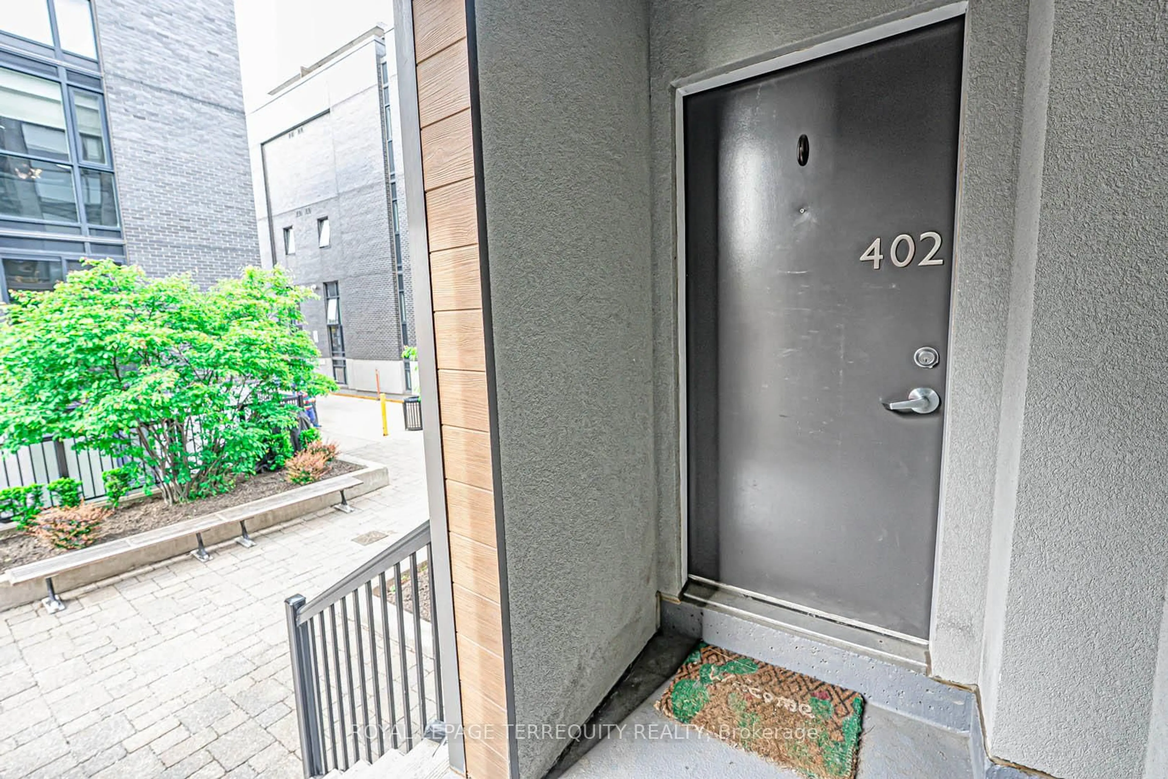 Indoor entryway for 15 Sousa Mendes St #402, Toronto Ontario M6P 0A9