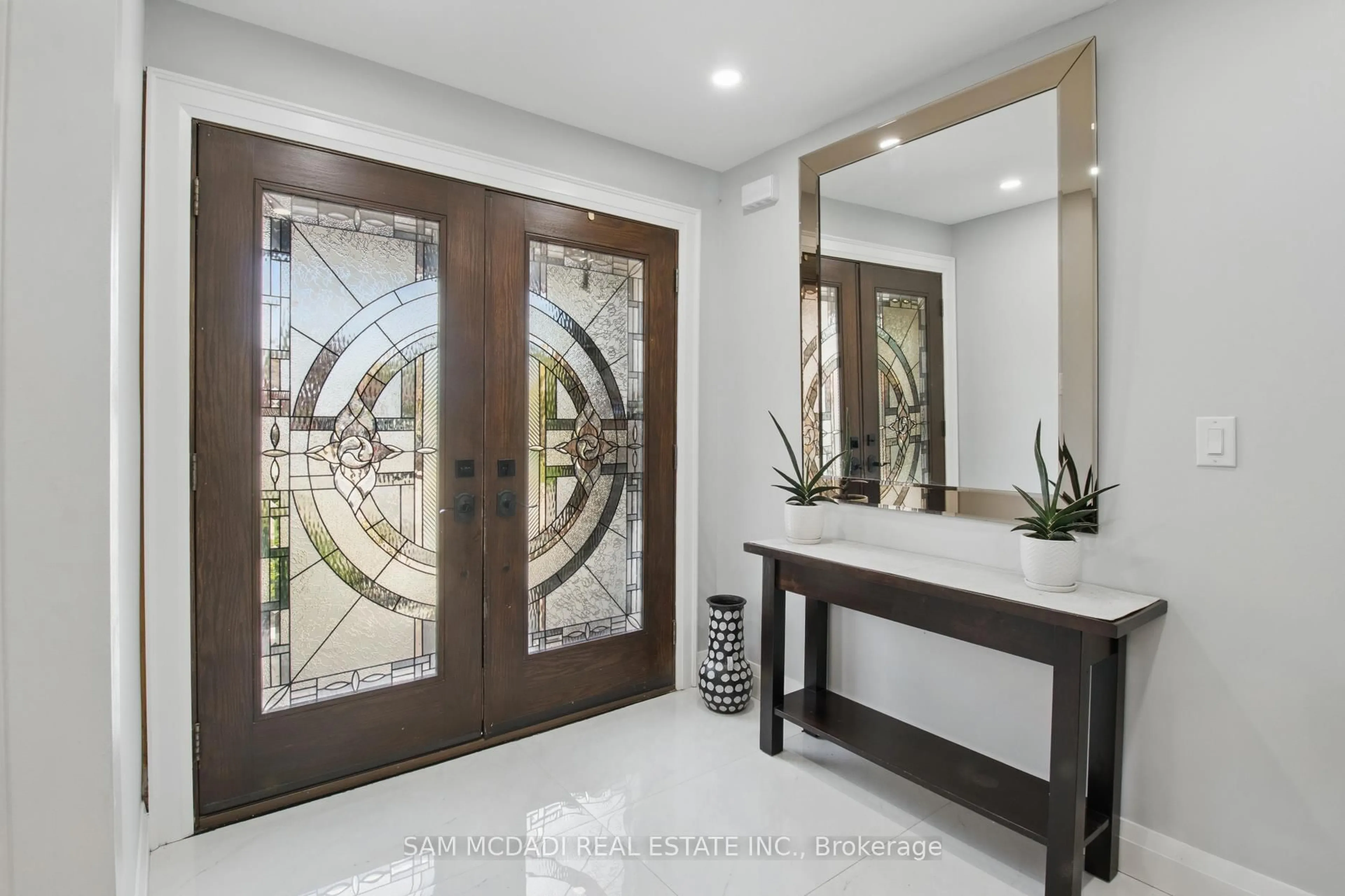 Indoor entryway for 2788 Tallberg Crt, Mississauga Ontario L5J 1T1