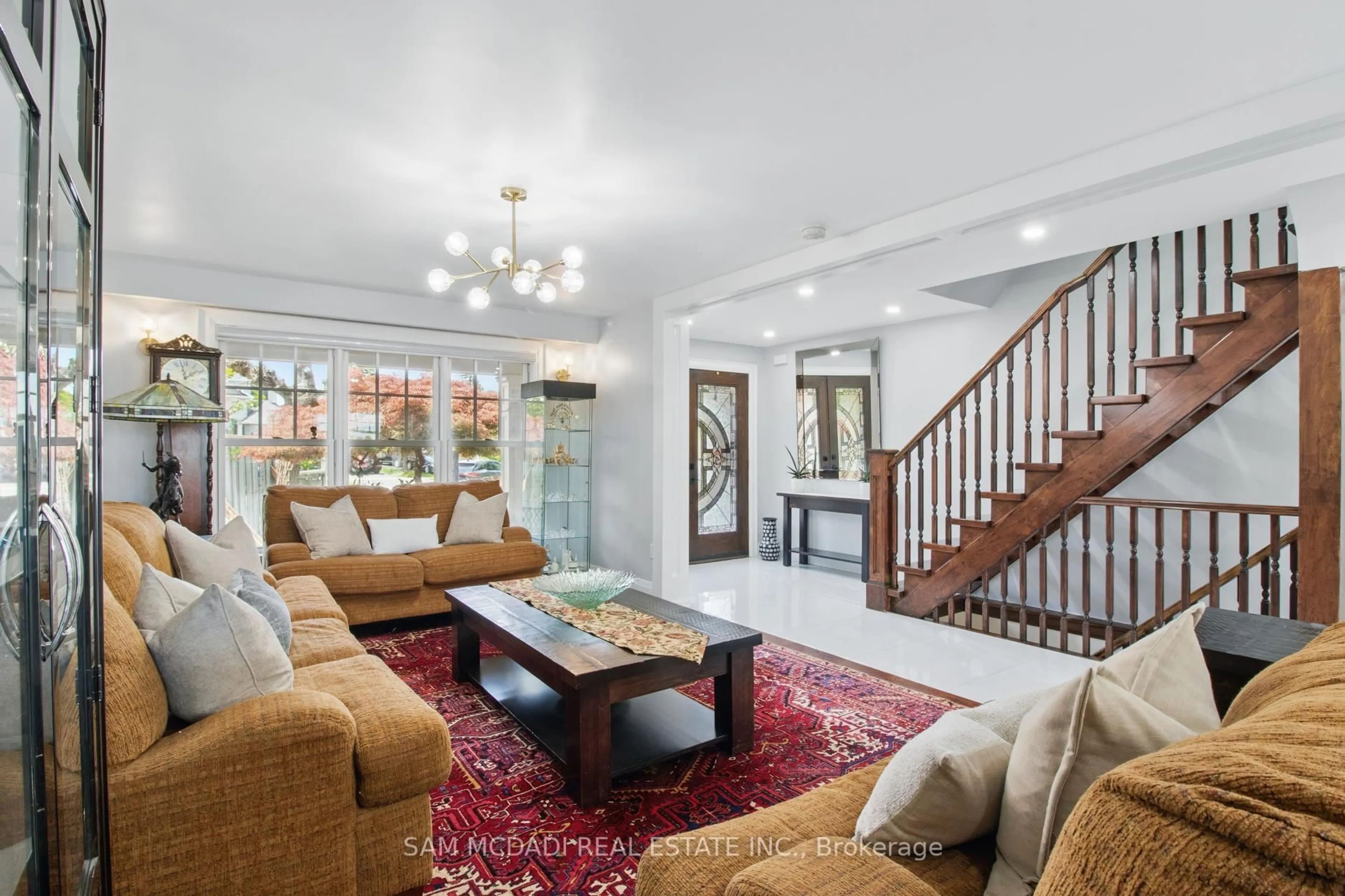 Living room with furniture, unknown for 2788 Tallberg Crt, Mississauga Ontario L5J 1T1