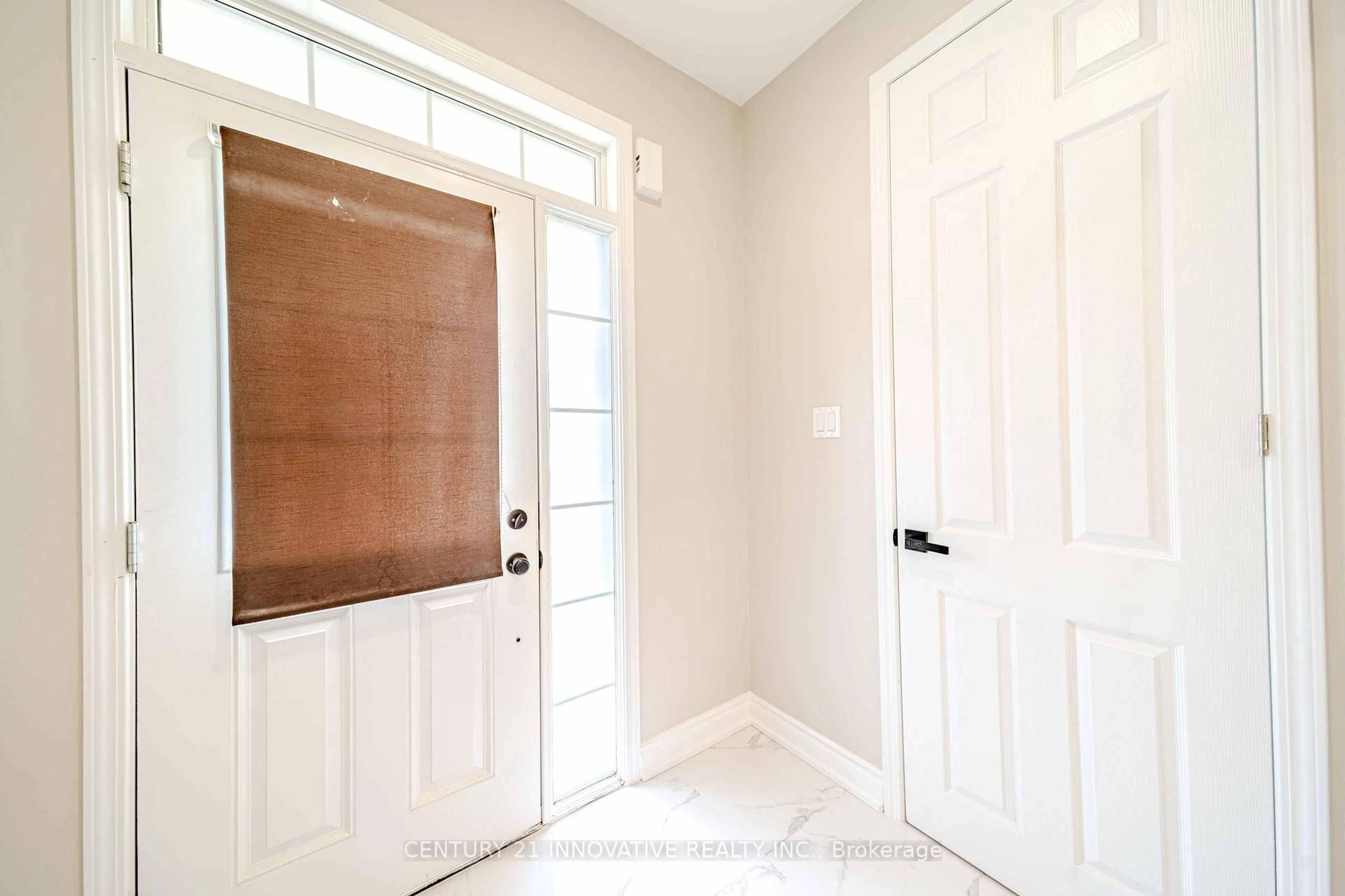 Indoor entryway for 960 Dice Way, Milton Ontario L9T 8C1