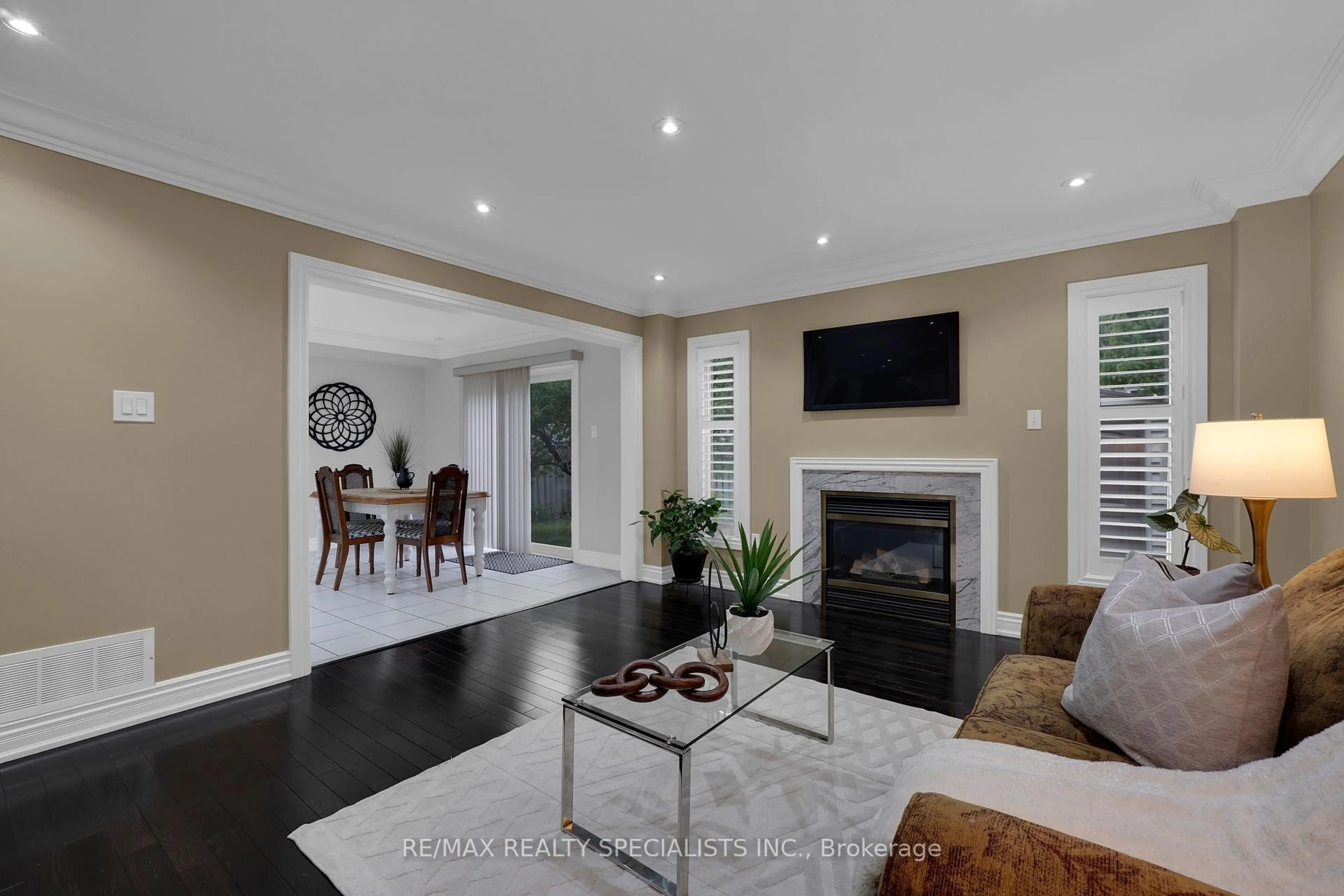 Living room with furniture, unknown for 14 Foxmere Rd, Brampton Ontario L7A 1S6