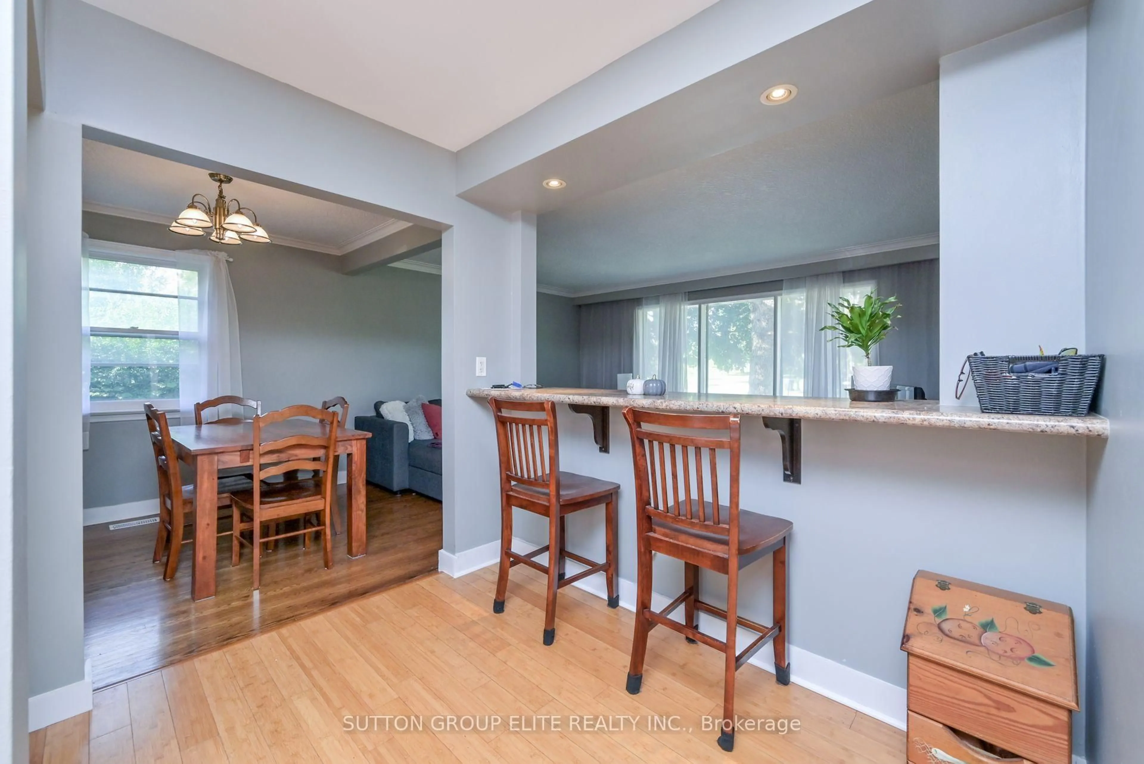 Open concept kitchen, wood/laminate floor for 1238 Claredale Rd, Mississauga Ontario L5G 1T9