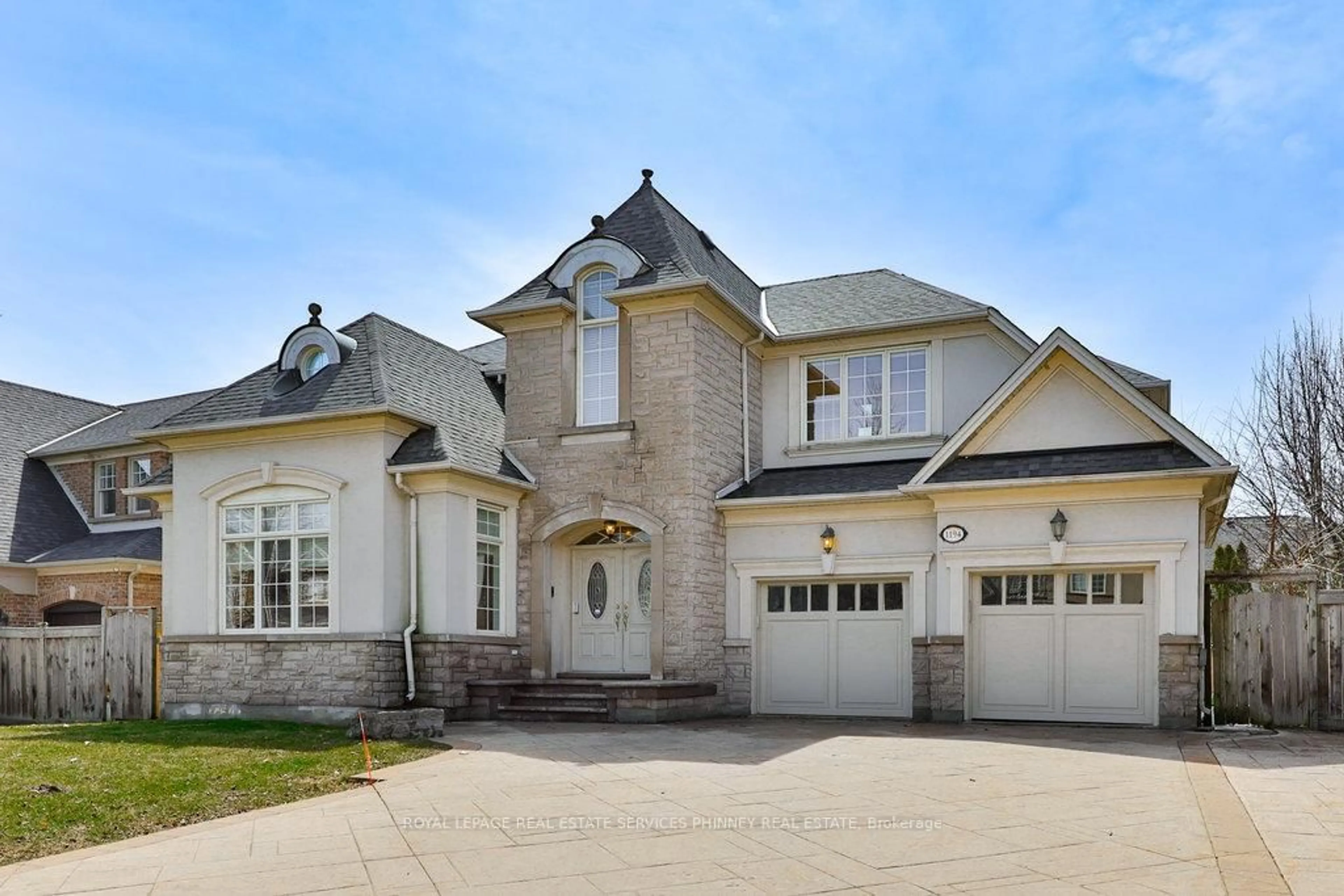 Home with brick exterior material, street for 1194 Mount Vernon St, Mississauga Ontario L5H 4M3