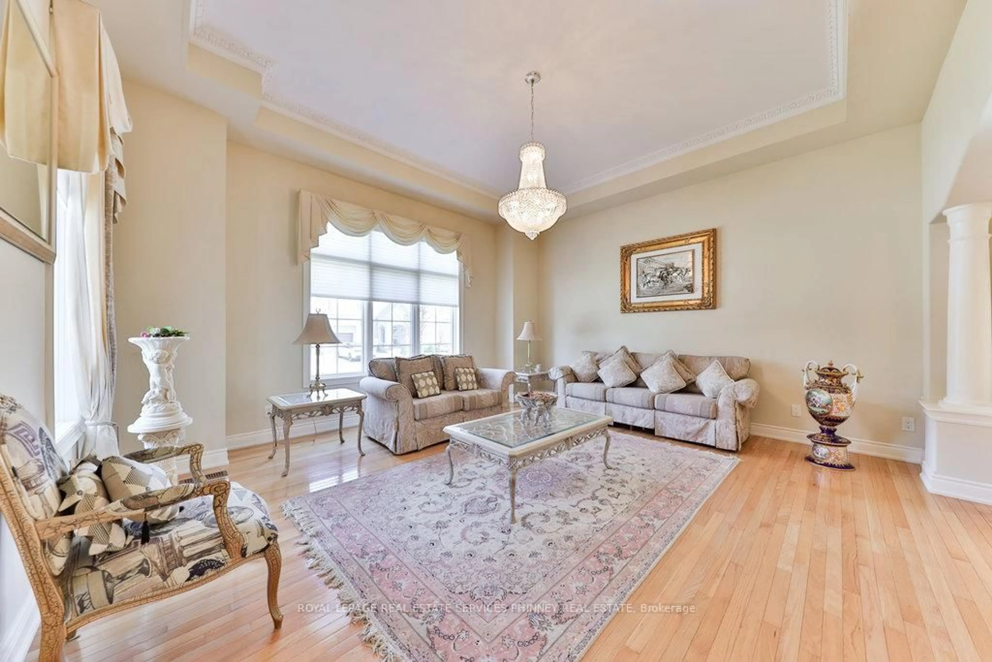 Living room with furniture, unknown for 1194 Mount Vernon St, Mississauga Ontario L5H 4M3