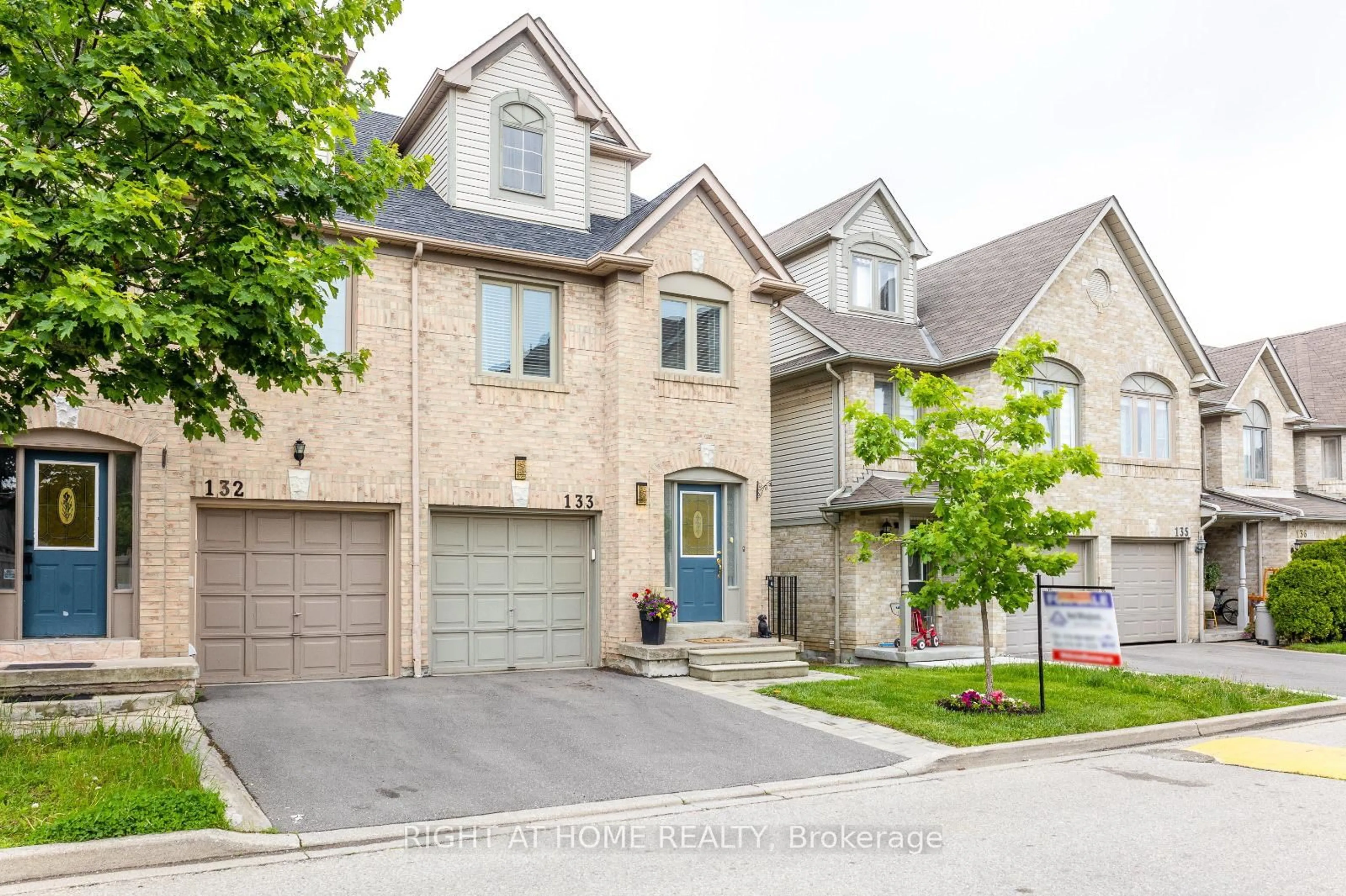 Home with brick exterior material, street for 1292 Sherwood Mills Blvd #133, Mississauga Ontario L5V 2G8