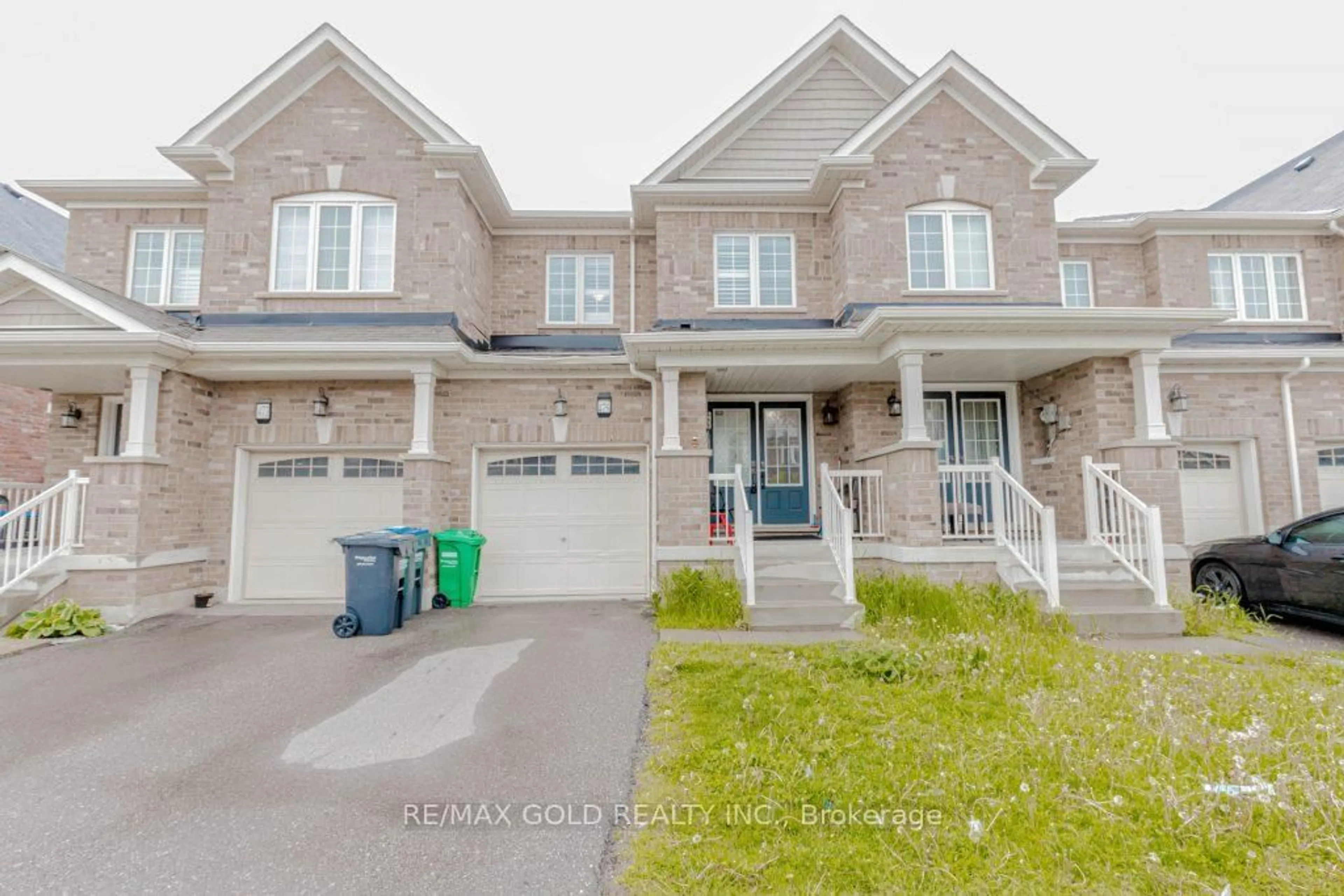 Home with brick exterior material, street for 475 Queen Mary Dr, Brampton Ontario L7A 0C7